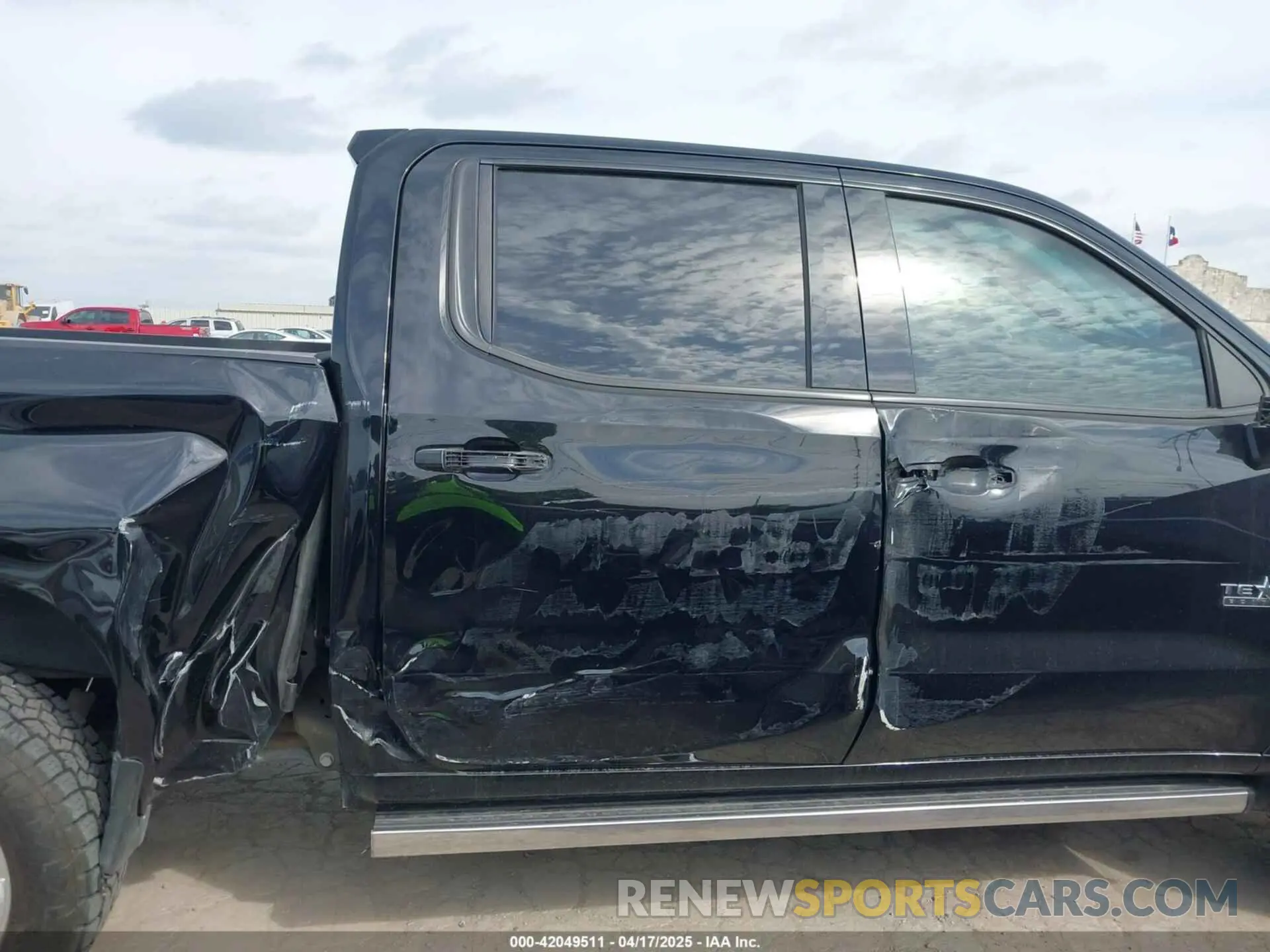 13 Photograph of a damaged car 1GCUYGED7NZ165321 CHEVROLET SILVERADO 1500 LTD 2022