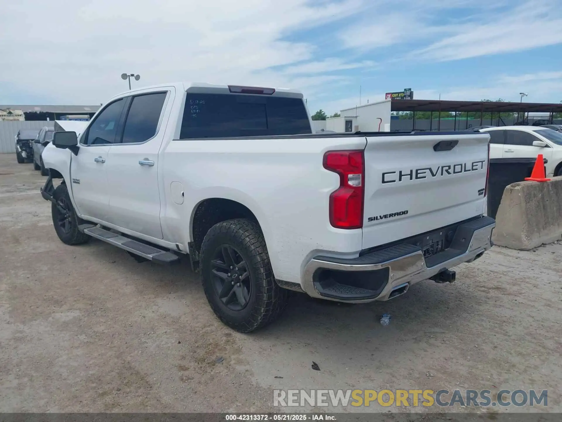 3 Photograph of a damaged car 1GCUYGEL6NZ205945 CHEVROLET SILVERADO 1500 LTD 2022