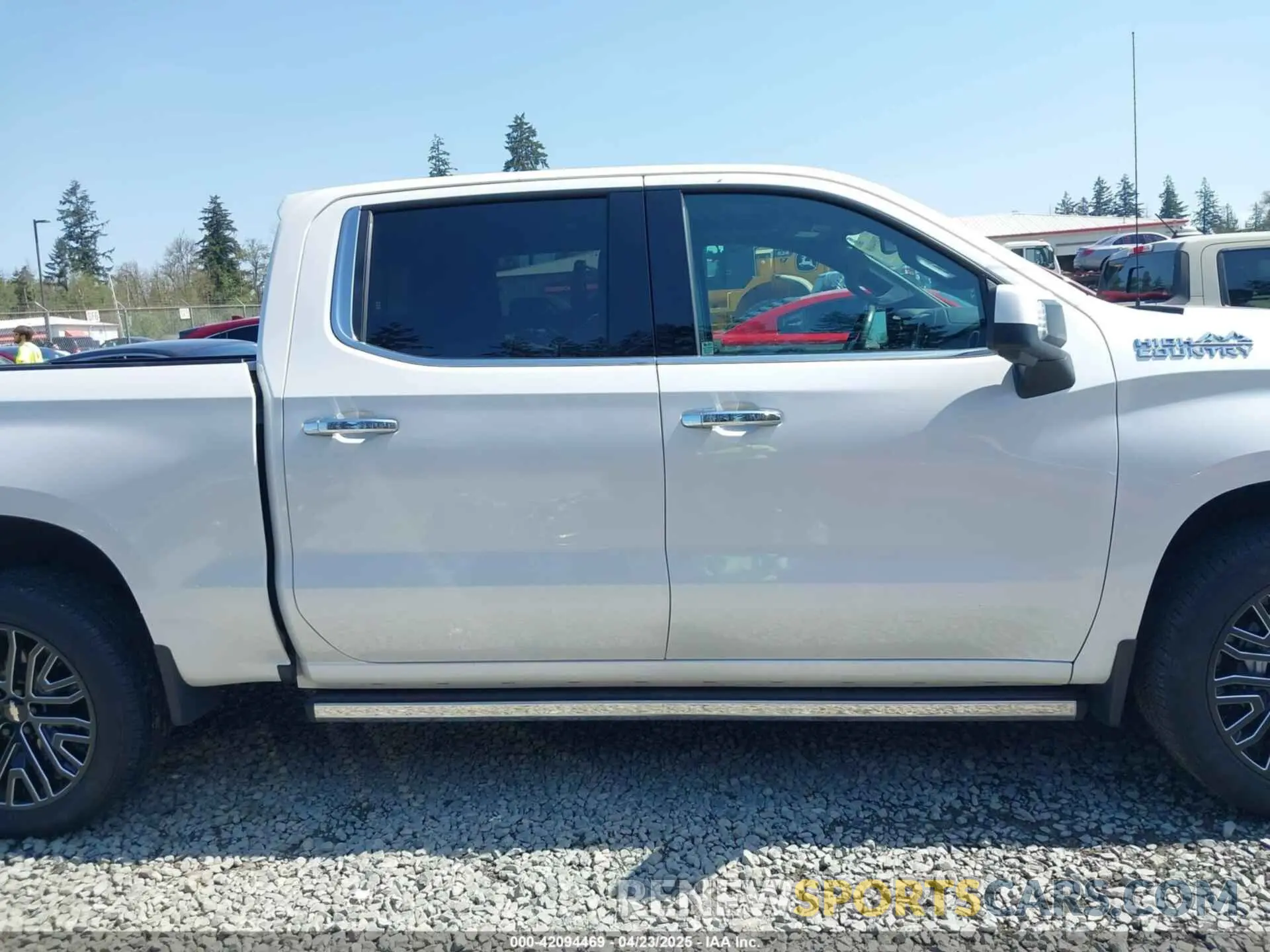 13 Photograph of a damaged car 1GCUYHEL6NZ179904 CHEVROLET SILVERADO 1500 LTD 2022
