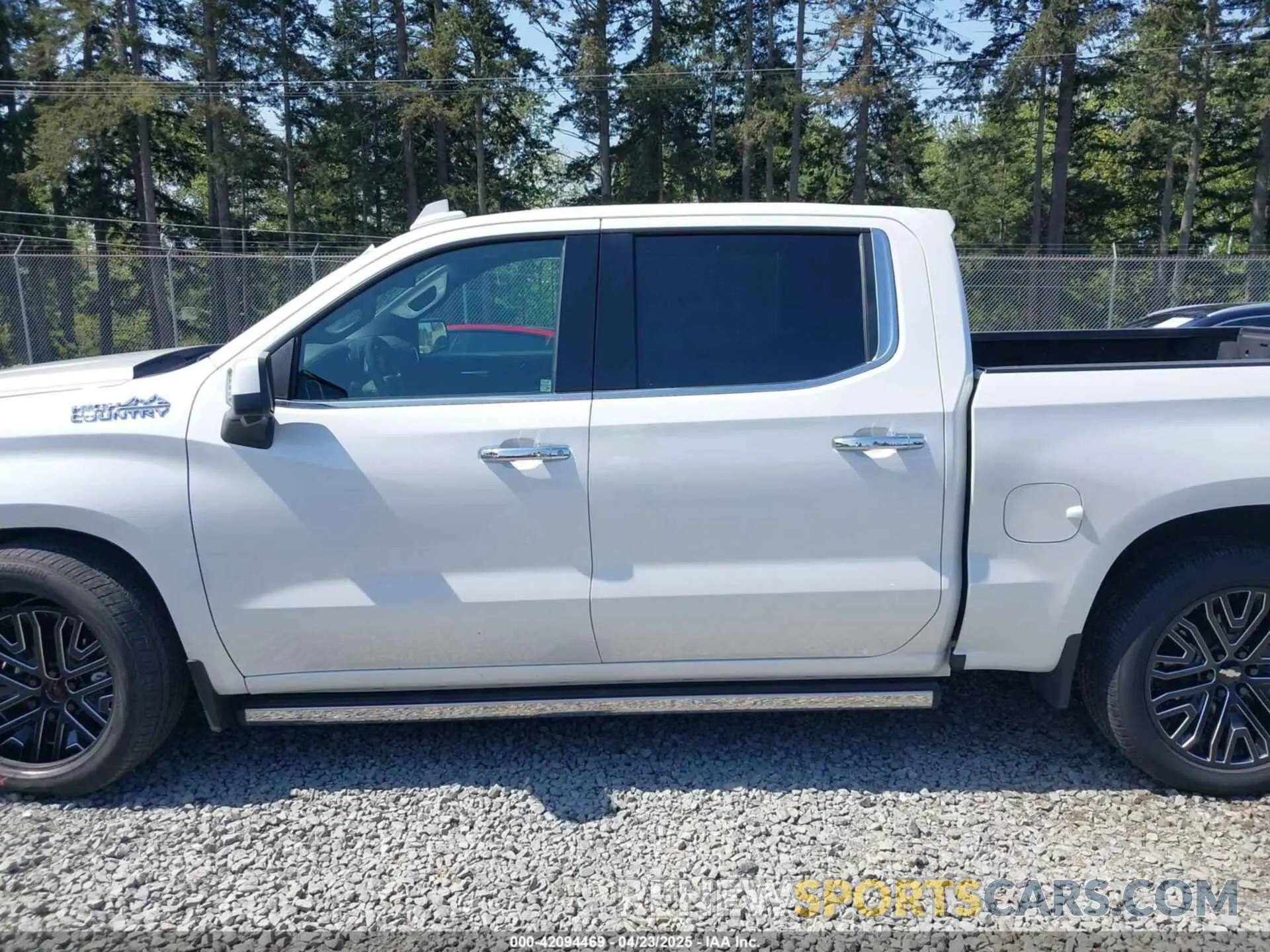 14 Photograph of a damaged car 1GCUYHEL6NZ179904 CHEVROLET SILVERADO 1500 LTD 2022