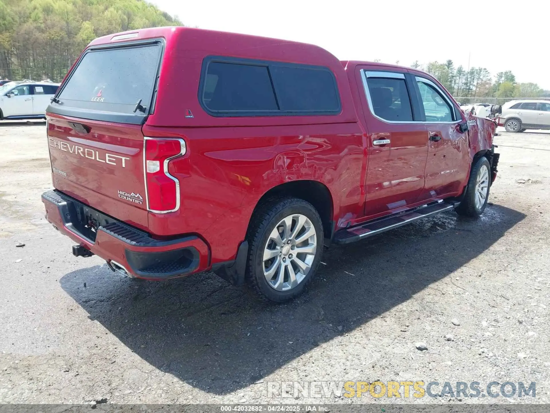 4 Photograph of a damaged car 1GCUYHEL6NZ236845 CHEVROLET SILVERADO 1500 LTD 2022