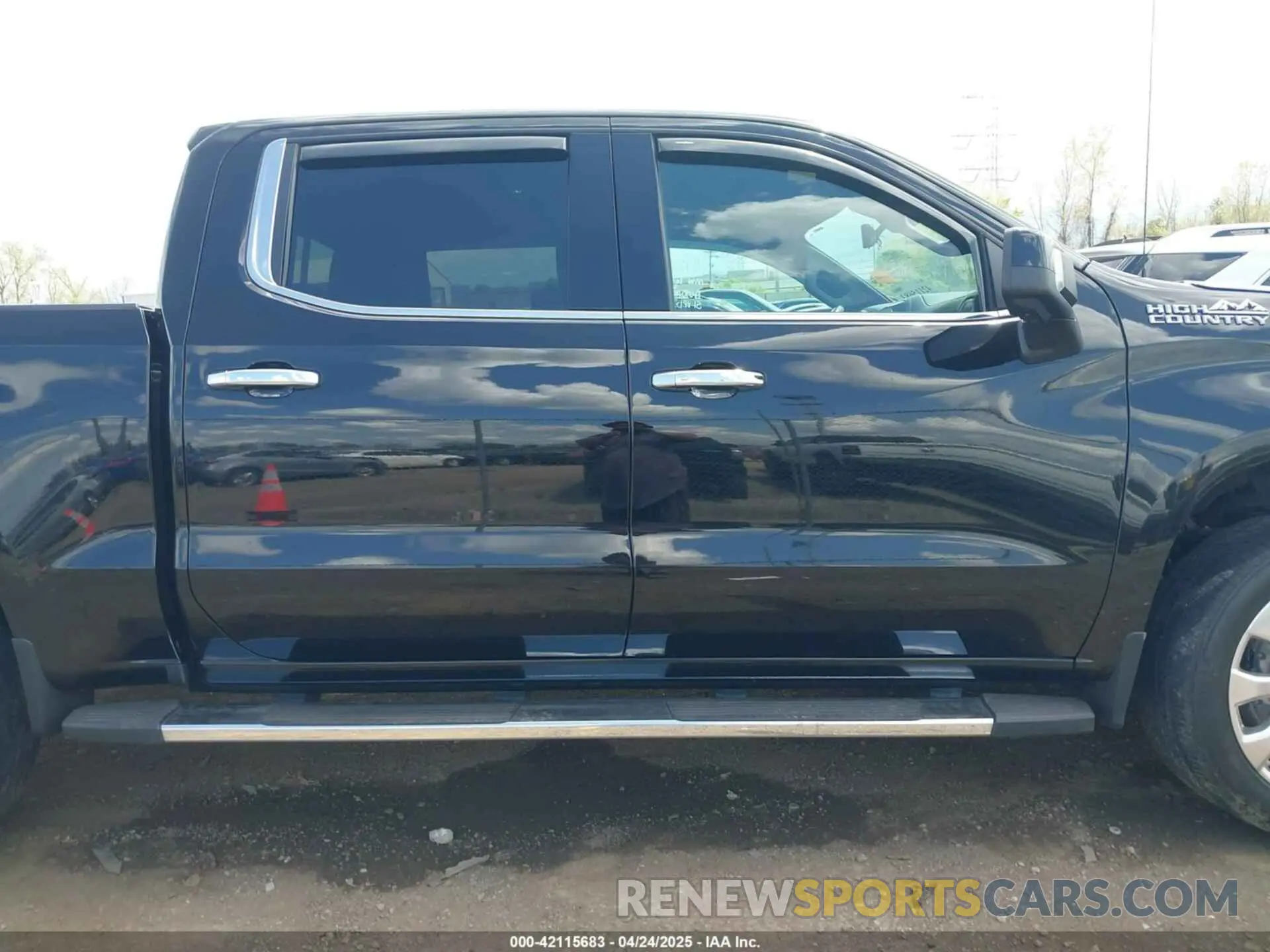 13 Photograph of a damaged car 1GCUYHEL9NZ126565 CHEVROLET SILVERADO 1500 LTD 2022