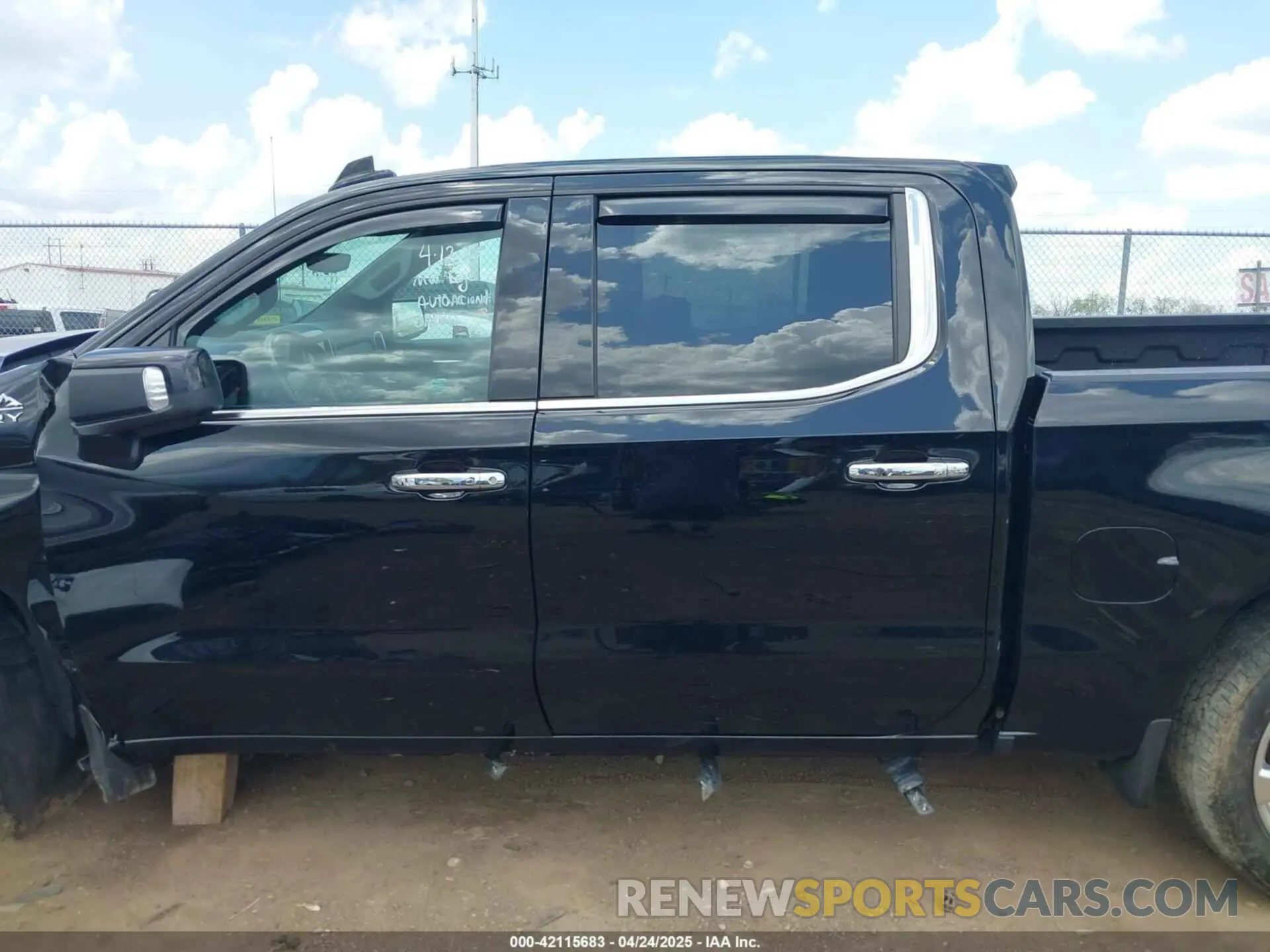 14 Photograph of a damaged car 1GCUYHEL9NZ126565 CHEVROLET SILVERADO 1500 LTD 2022