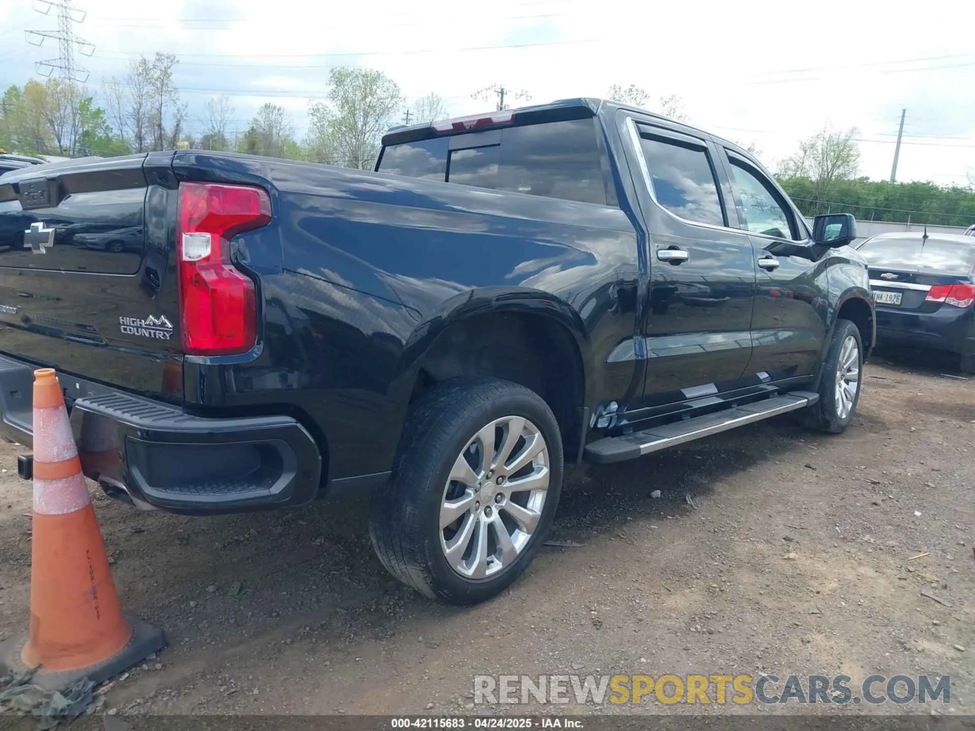 4 Photograph of a damaged car 1GCUYHEL9NZ126565 CHEVROLET SILVERADO 1500 LTD 2022