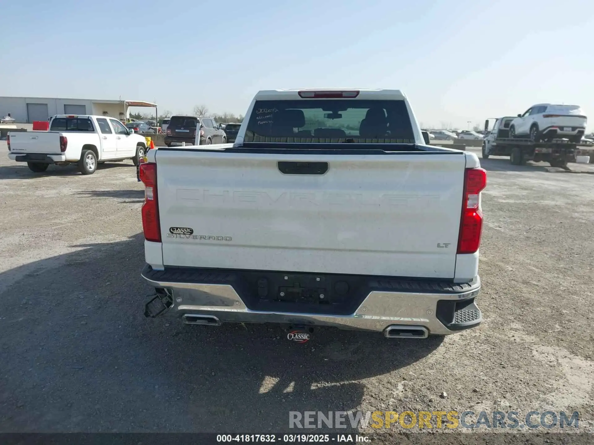 17 Photograph of a damaged car 1GCVYDET5NZ195055 CHEVROLET SILVERADO 1500 LTD 2022
