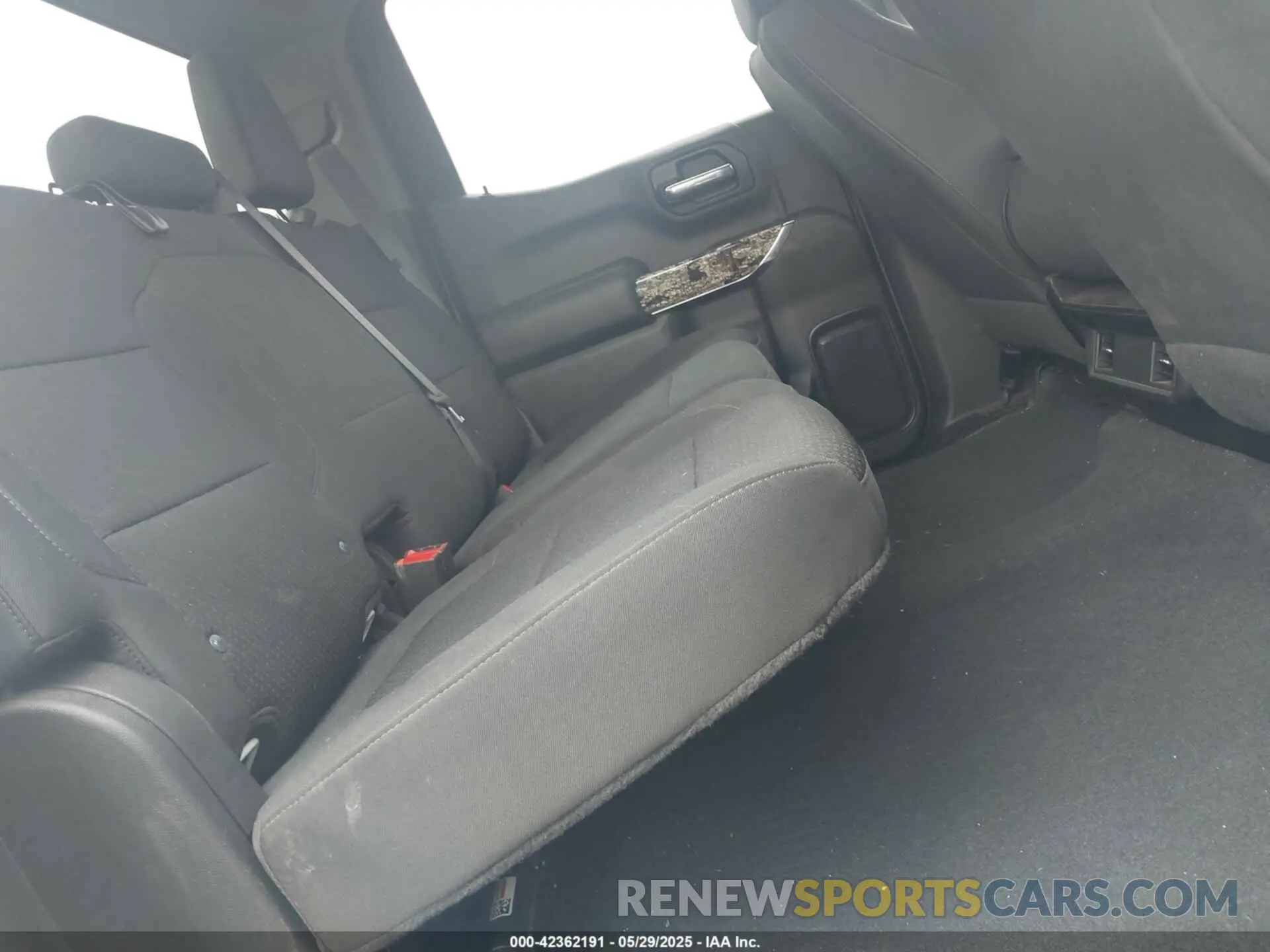 8 Photograph of a damaged car 3GCPYCEL6NG108492 CHEVROLET SILVERADO 1500 LTD 2022