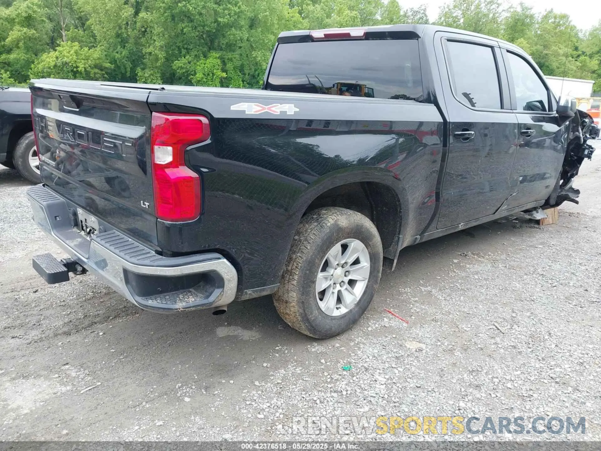 4 Photograph of a damaged car 3GCUYDED8NG165794 CHEVROLET SILVERADO 1500 LTD 2022