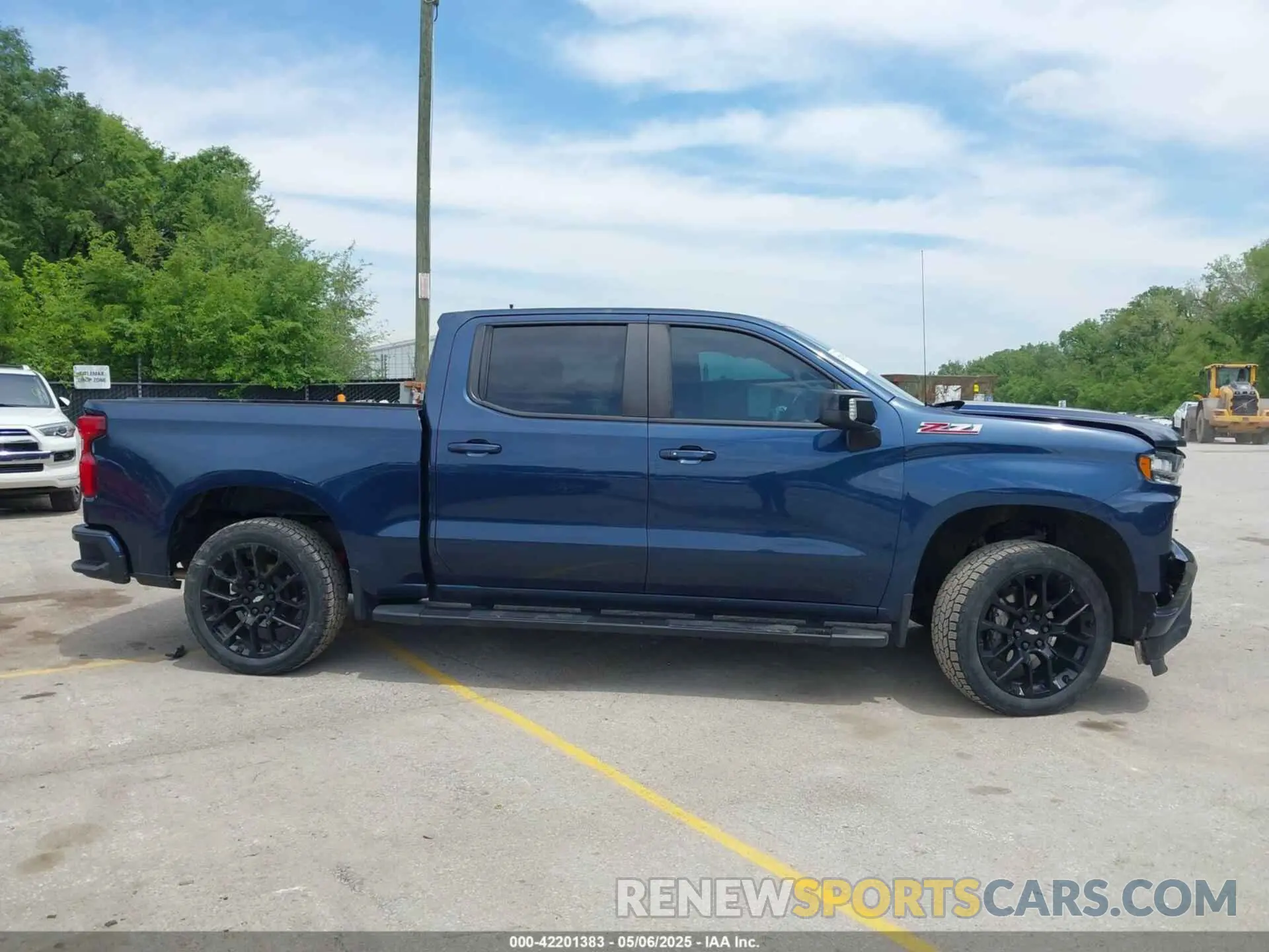 13 Photograph of a damaged car 3GCUYEED3NG178118 CHEVROLET SILVERADO 1500 LTD 2022