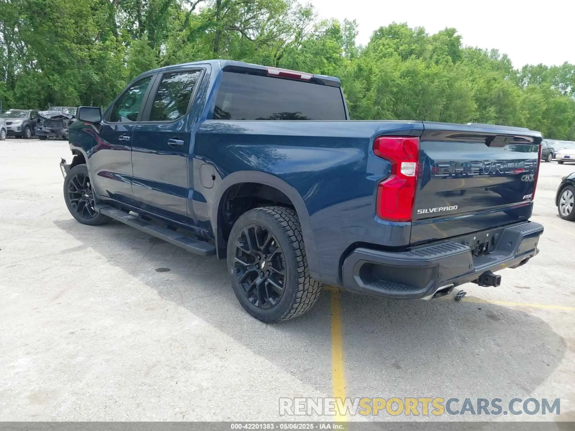 3 Photograph of a damaged car 3GCUYEED3NG178118 CHEVROLET SILVERADO 1500 LTD 2022