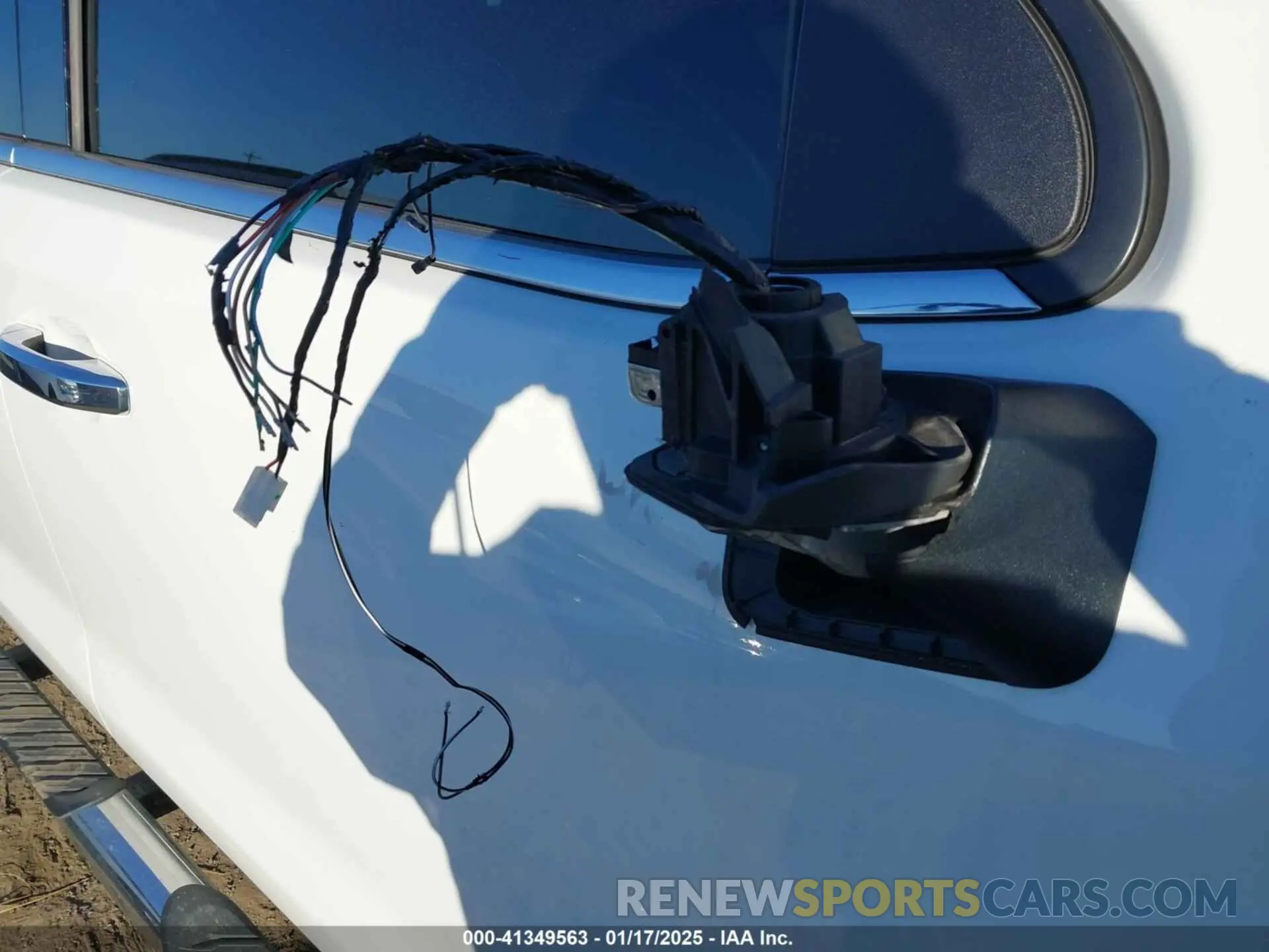 21 Photograph of a damaged car 3GCUYGET2NG211421 CHEVROLET SILVERADO 1500 LTD 2022