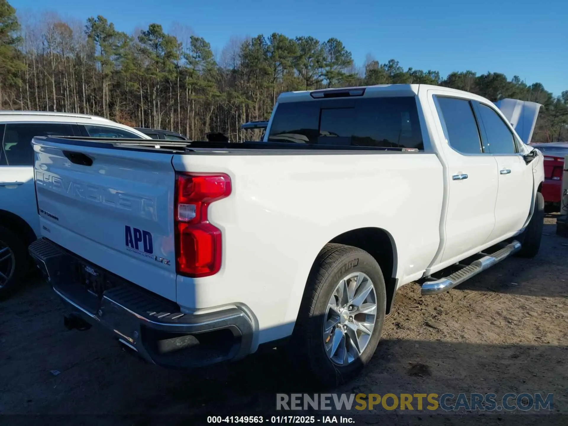 4 Photograph of a damaged car 3GCUYGET2NG211421 CHEVROLET SILVERADO 1500 LTD 2022