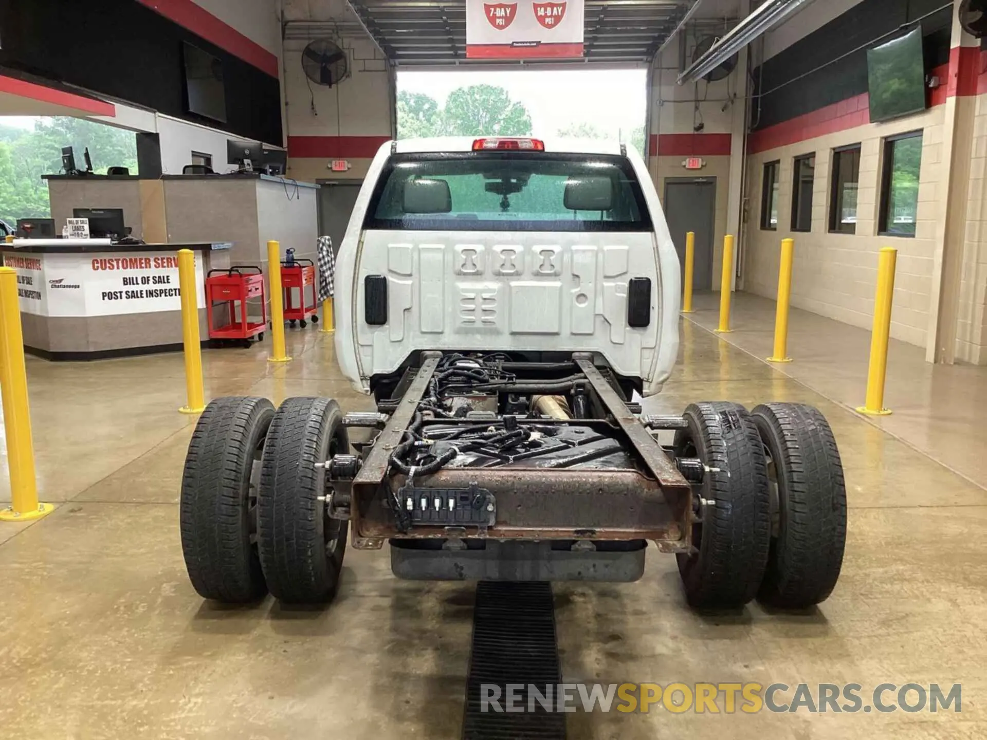 4 Photograph of a damaged car 1GB3CVCG6KF199067 CHEVROLET SILVERADO 2019