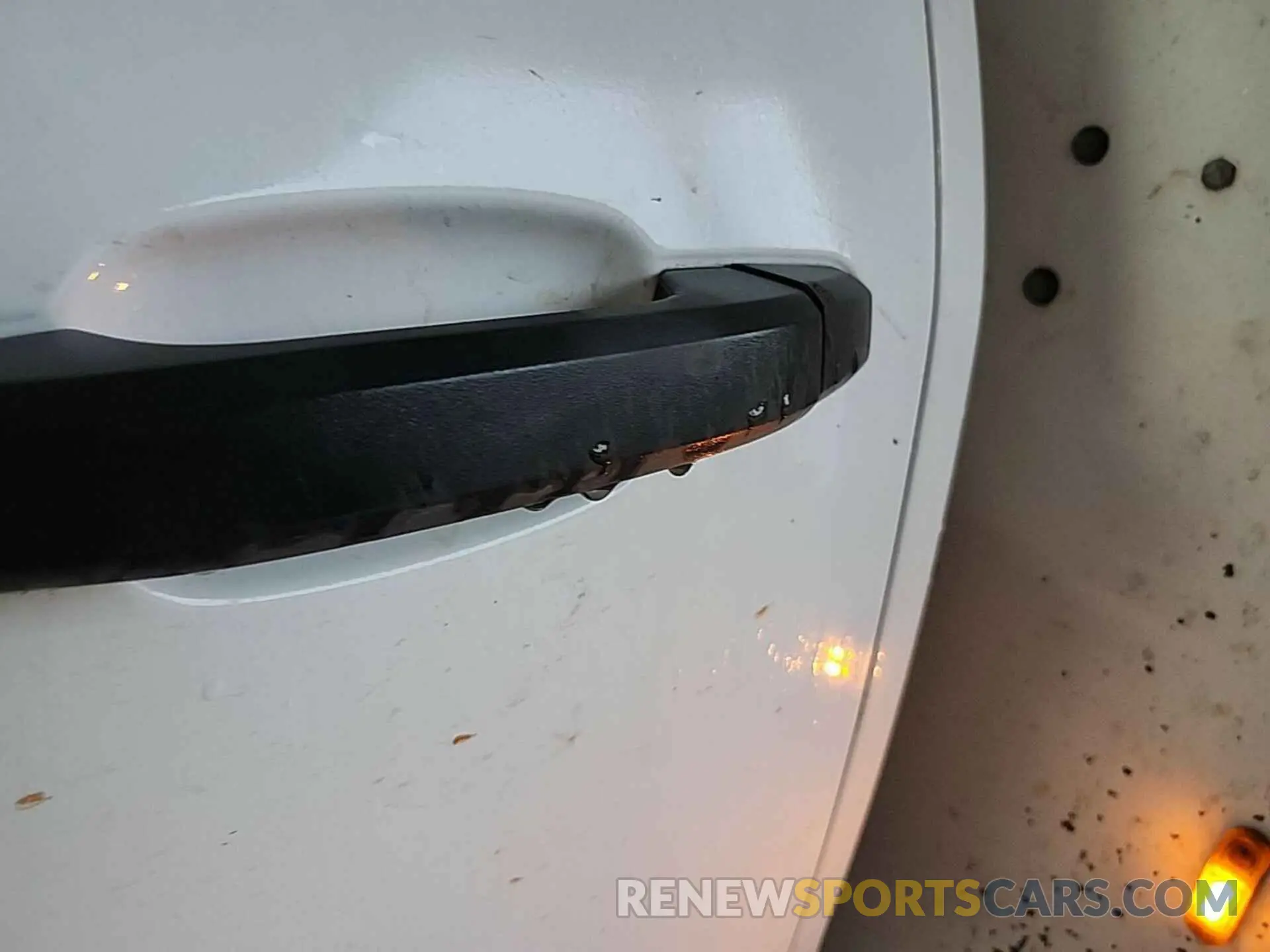 4 Photograph of a damaged car 1GB4KVCY6KF175609 CHEVROLET SILVERADO 2019