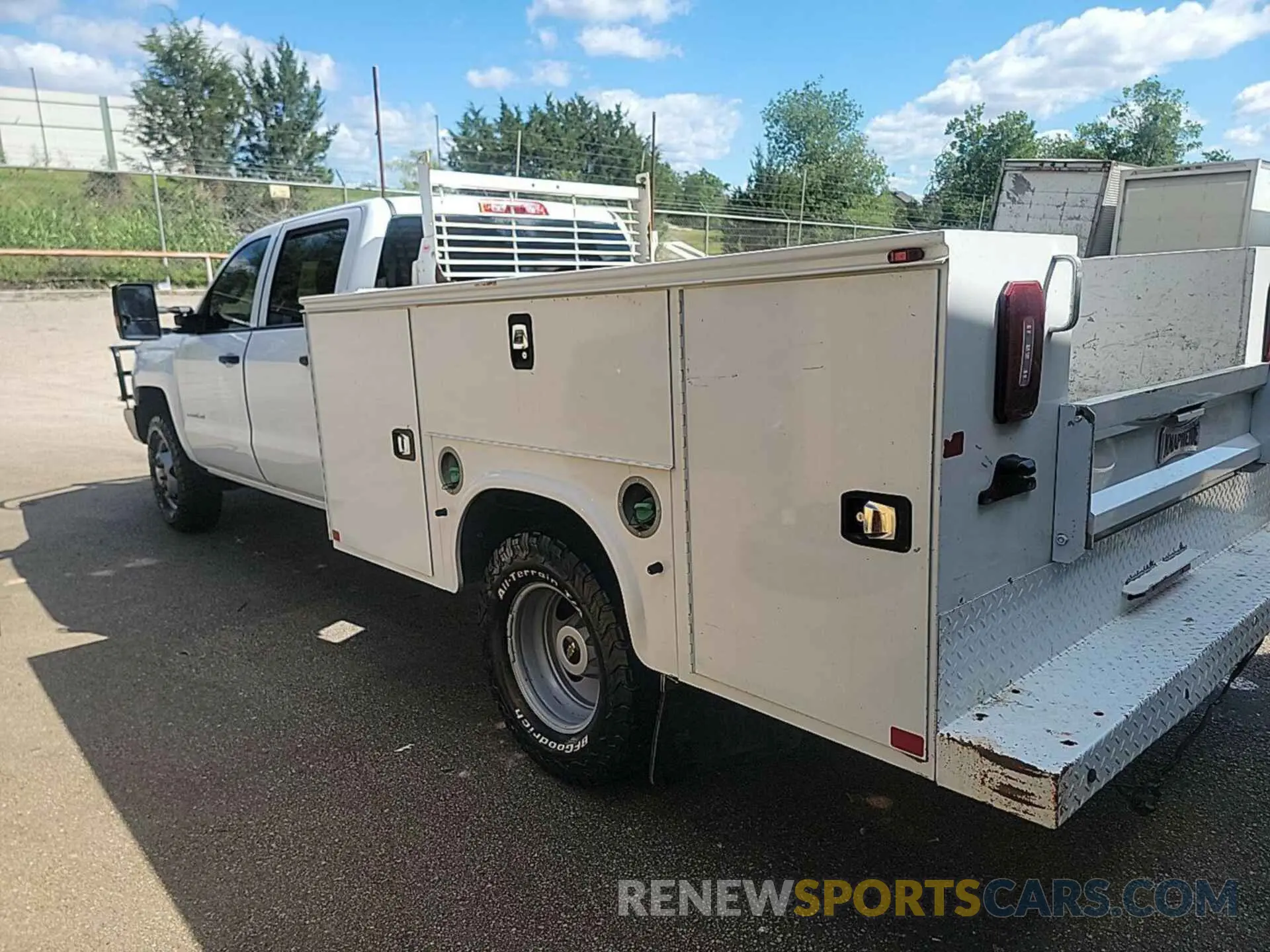 6 Photograph of a damaged car 1GB4KVCY6KF175609 CHEVROLET SILVERADO 2019