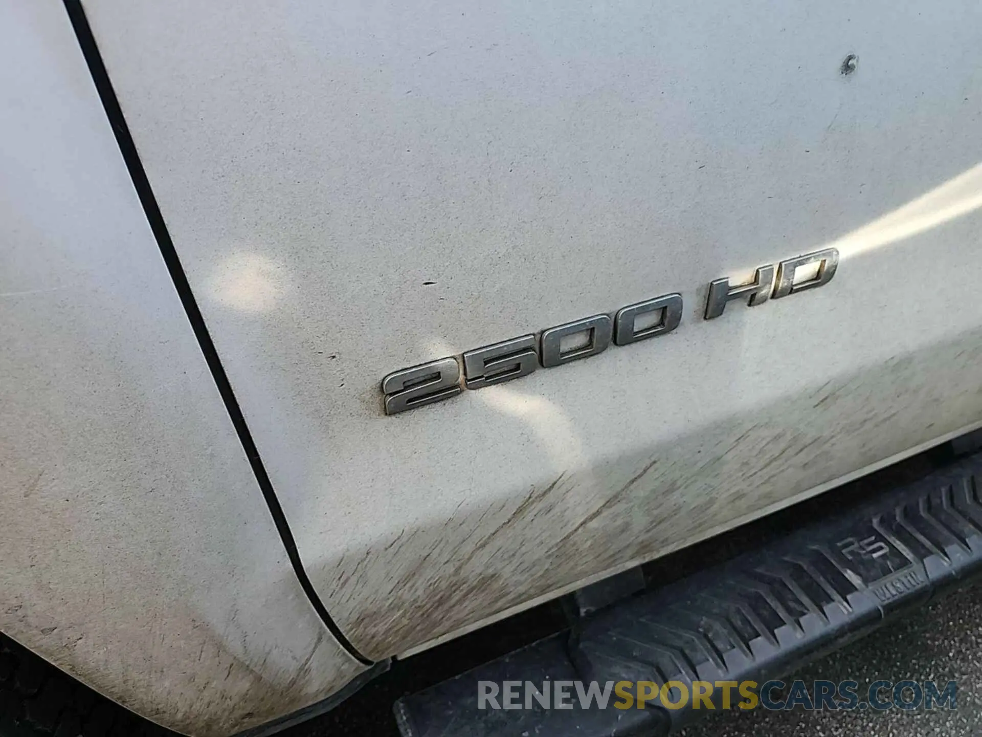 8 Photograph of a damaged car 1GC1KREG0KF172540 CHEVROLET SILVERADO 2019