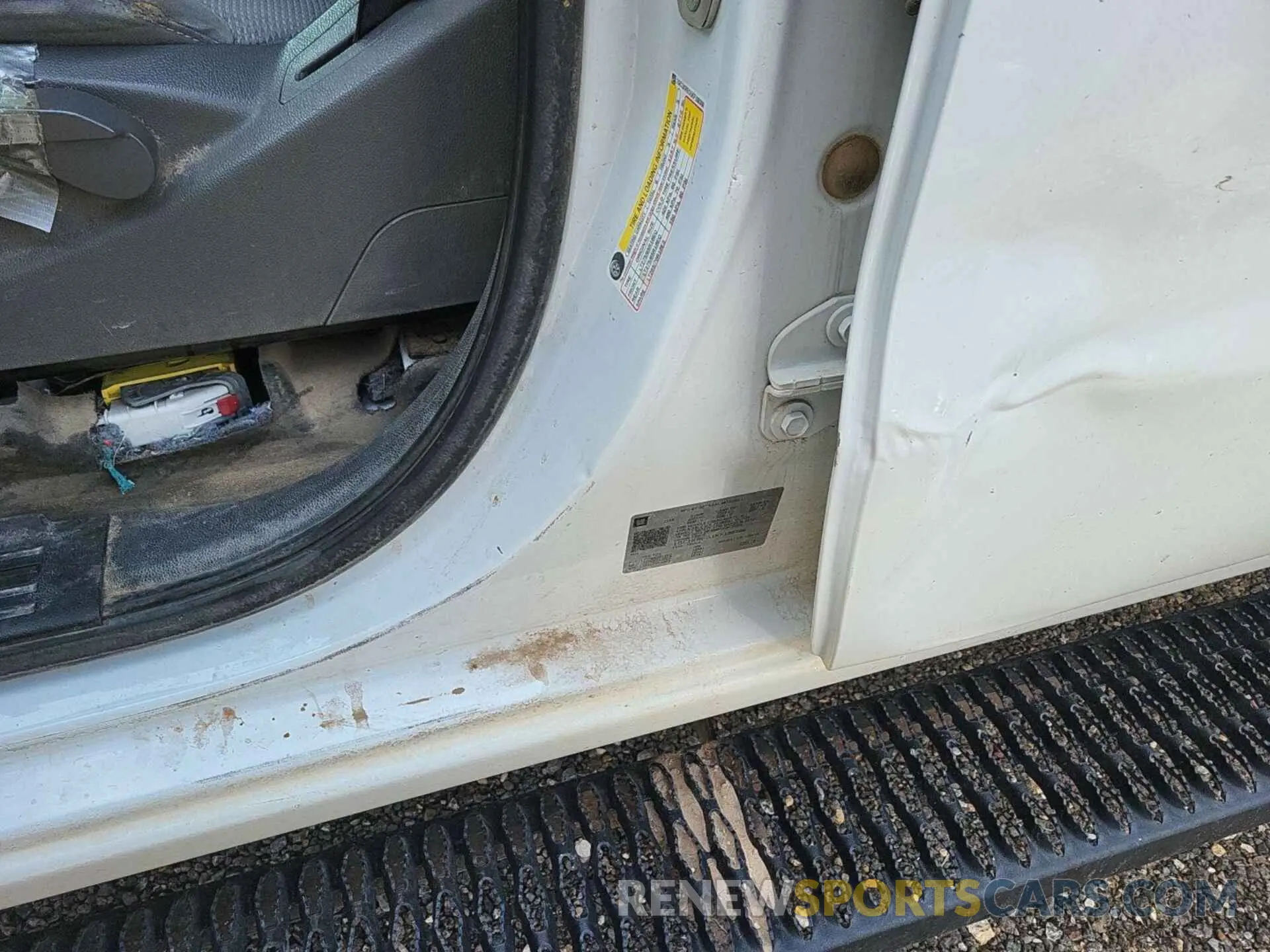 18 Photograph of a damaged car 1GC1KREG1KF188388 CHEVROLET SILVERADO 2019