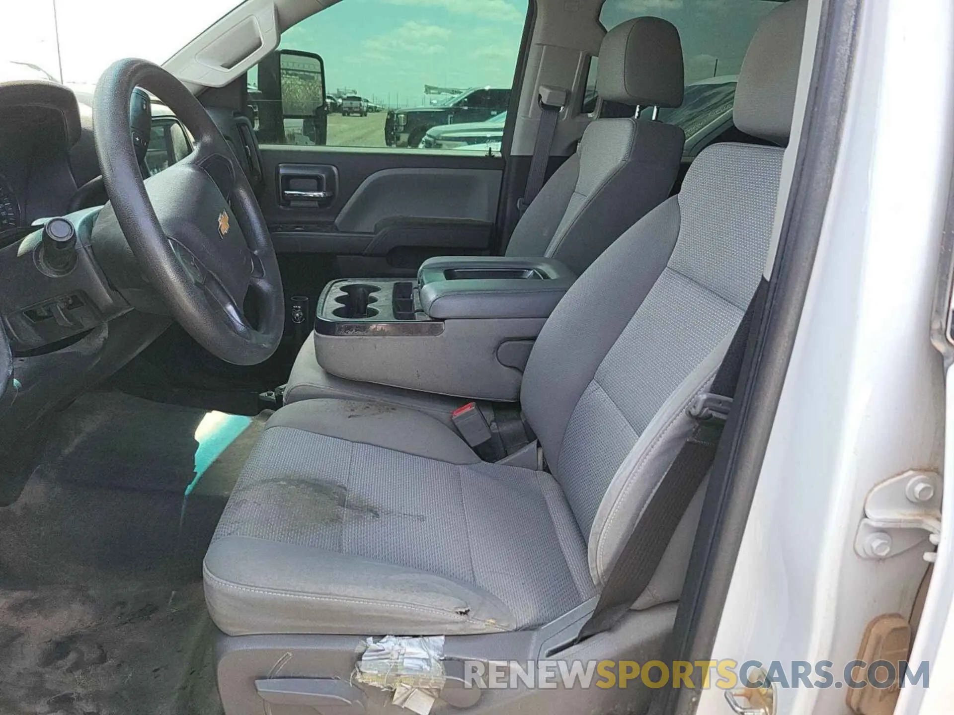 8 Photograph of a damaged car 1GC1KREG1KF188388 CHEVROLET SILVERADO 2019