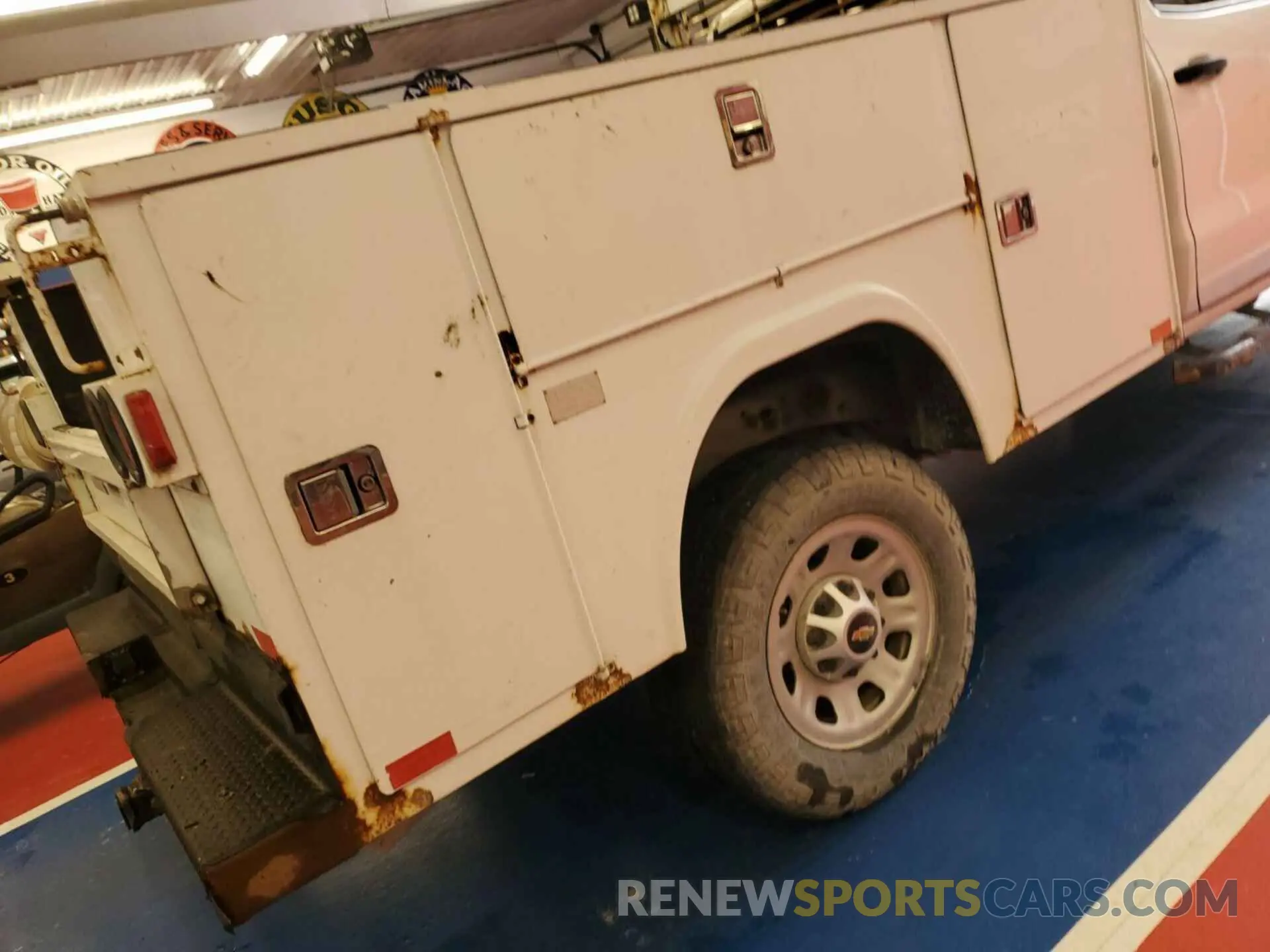 28 Photograph of a damaged car 1GC1KREGXKF210713 CHEVROLET SILVERADO 2019