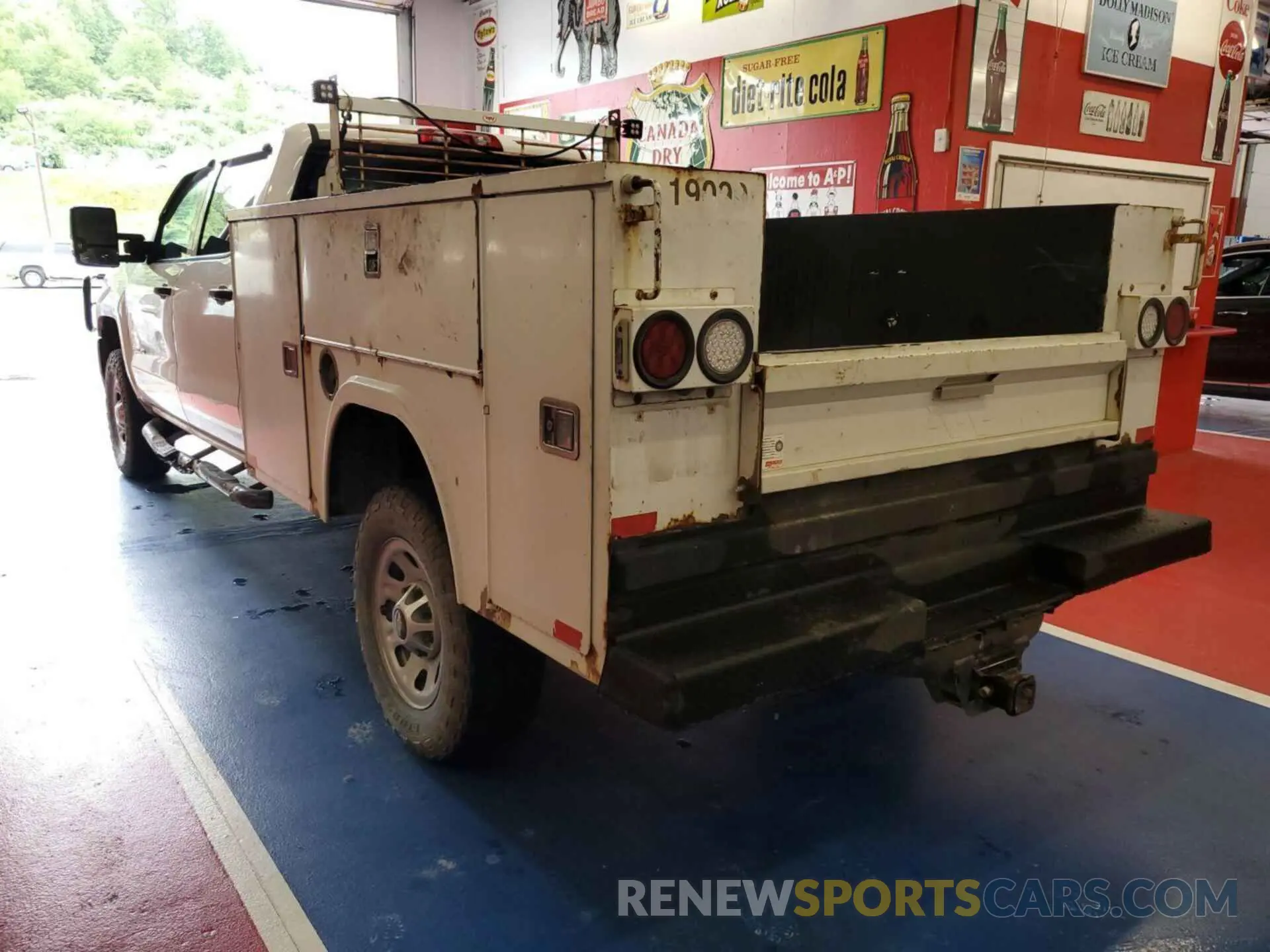 29 Photograph of a damaged car 1GC1KREGXKF210713 CHEVROLET SILVERADO 2019