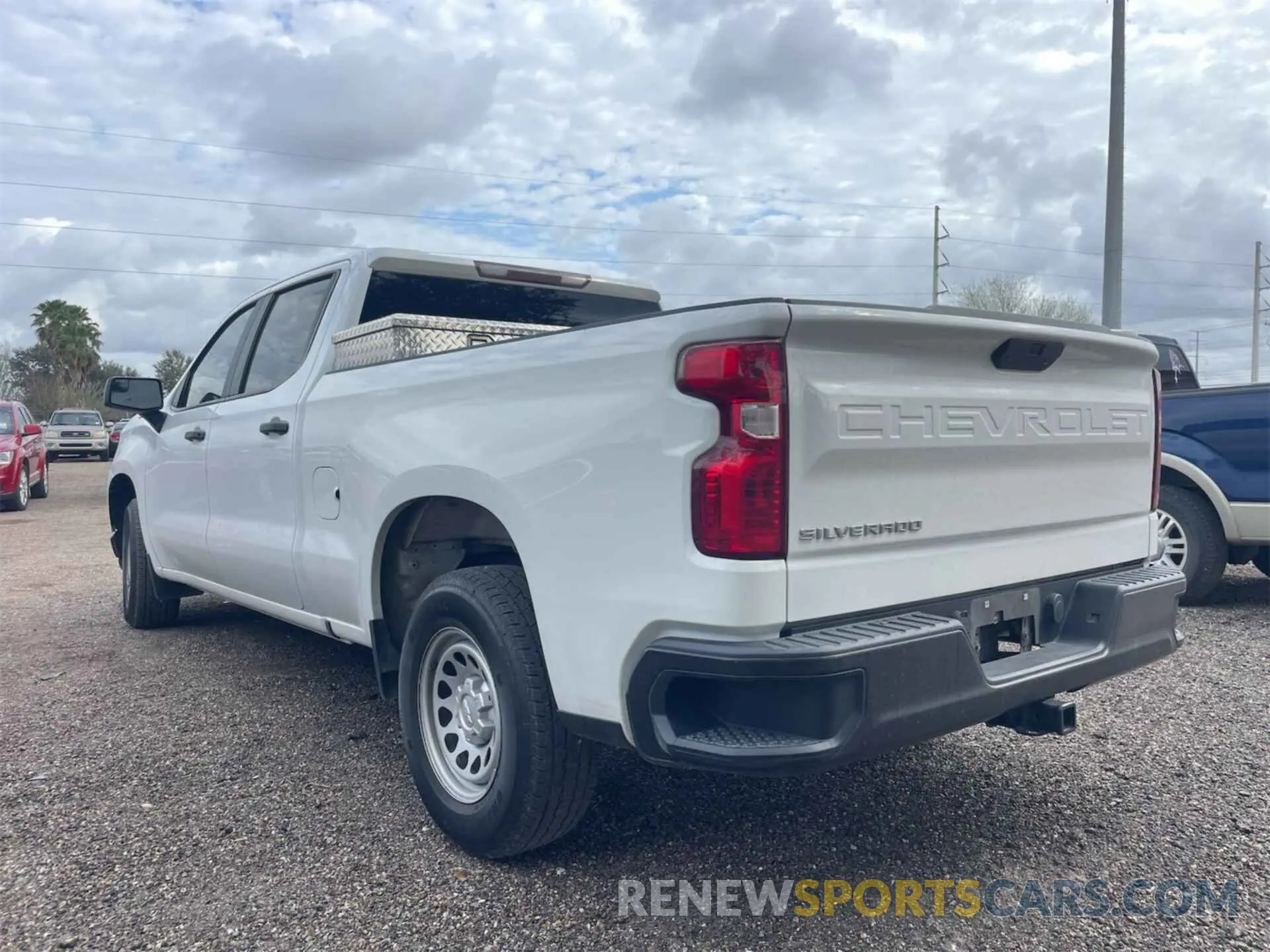 4 Photograph of a damaged car 1GCPWAEH7KZ317371 CHEVROLET SILVERADO 2019