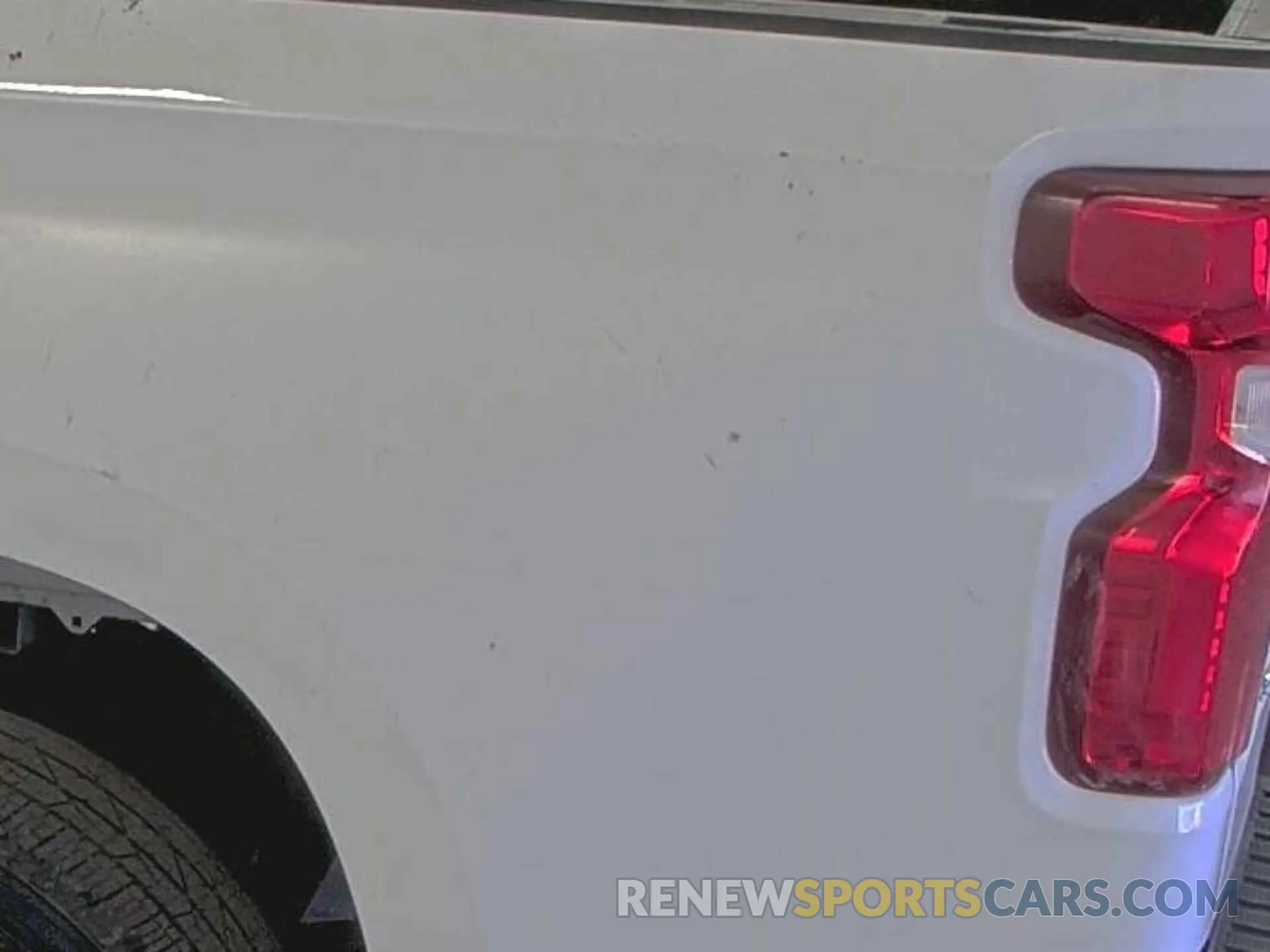 21 Photograph of a damaged car 1GCRWAEH0KZ412282 CHEVROLET SILVERADO 2019