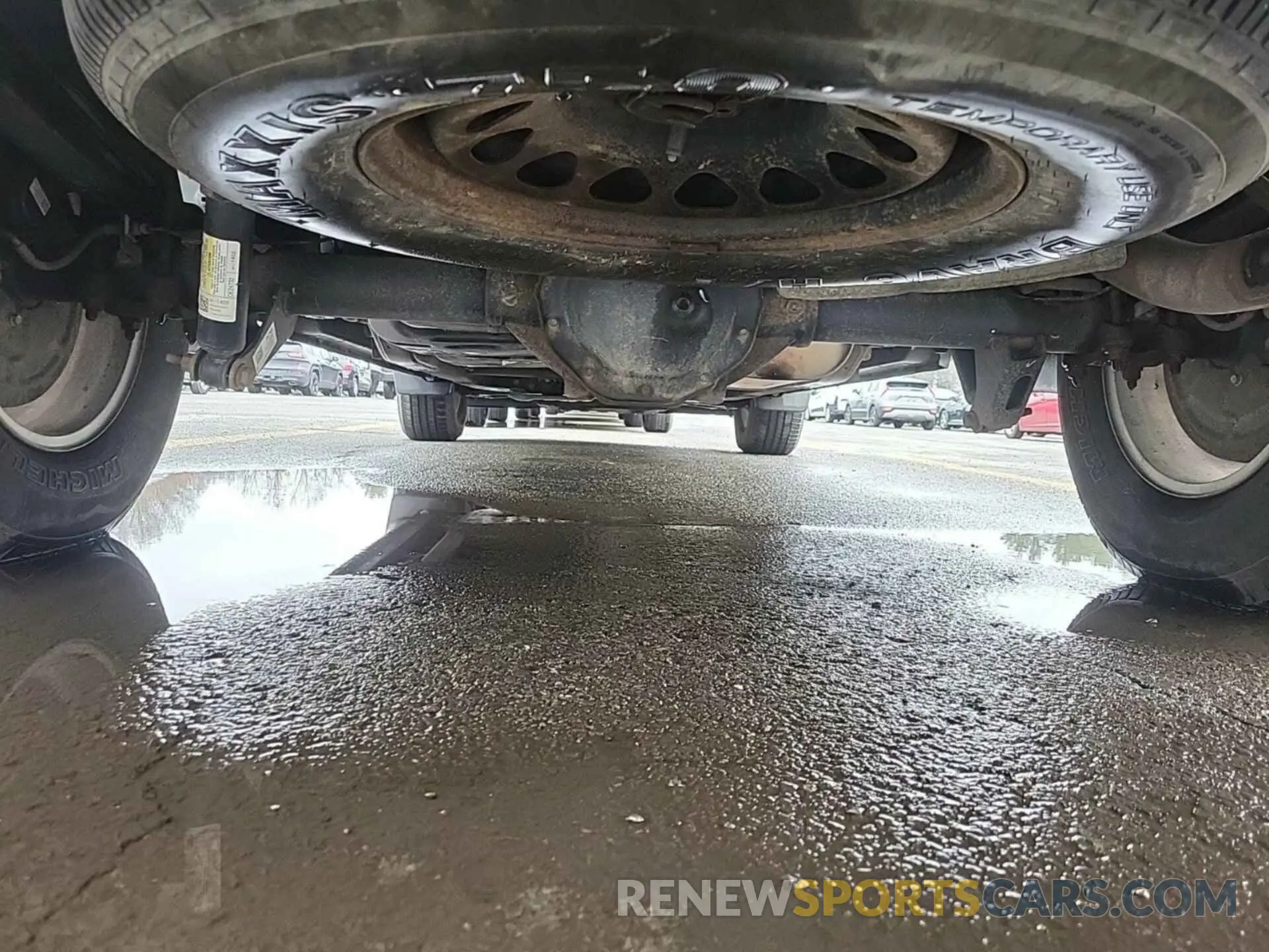 31 Photograph of a damaged car 1GCRWAEH2KZ280657 CHEVROLET SILVERADO 2019