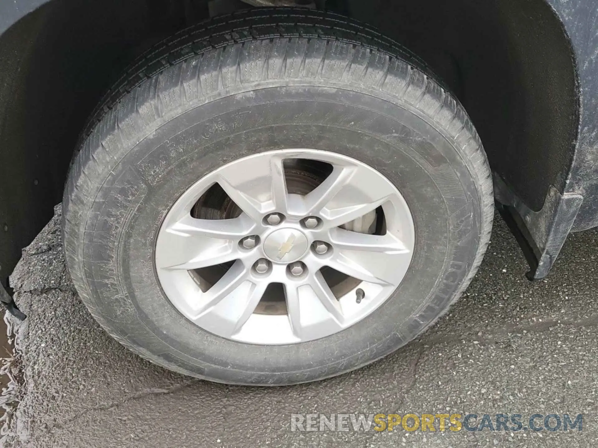 35 Photograph of a damaged car 1GCRWAEH2KZ280657 CHEVROLET SILVERADO 2019