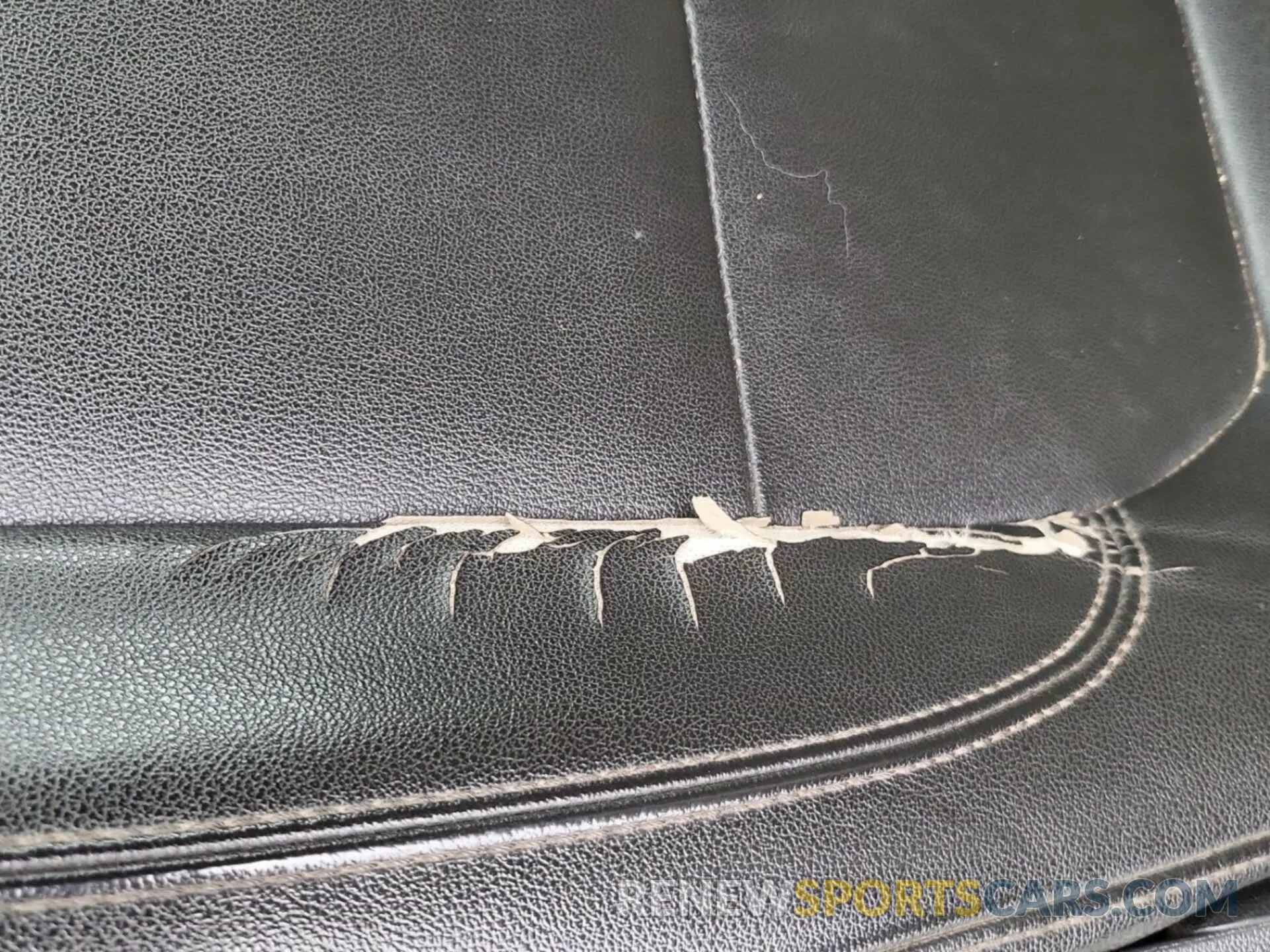 40 Photograph of a damaged car 1GCRWAEH2KZ280657 CHEVROLET SILVERADO 2019
