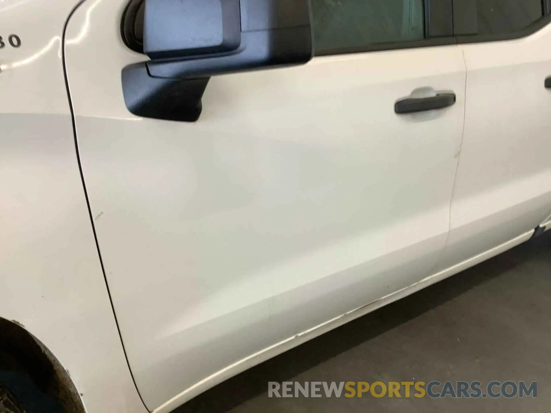 17 Photograph of a damaged car 1GCRYAEF5KZ270424 CHEVROLET SILVERADO 2019