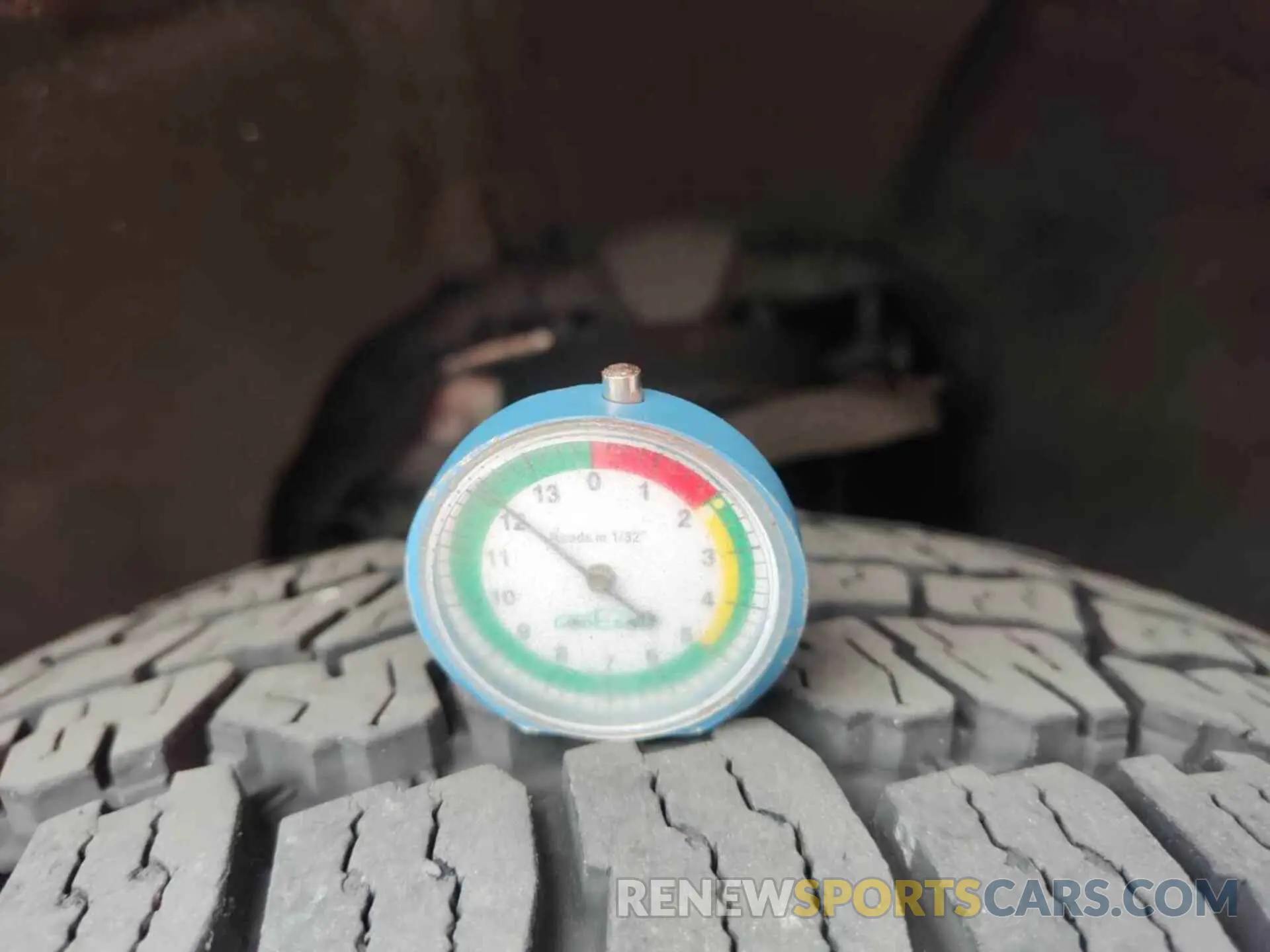 19 Photograph of a damaged car 1GCRYAEF7KZ324807 CHEVROLET SILVERADO 2019