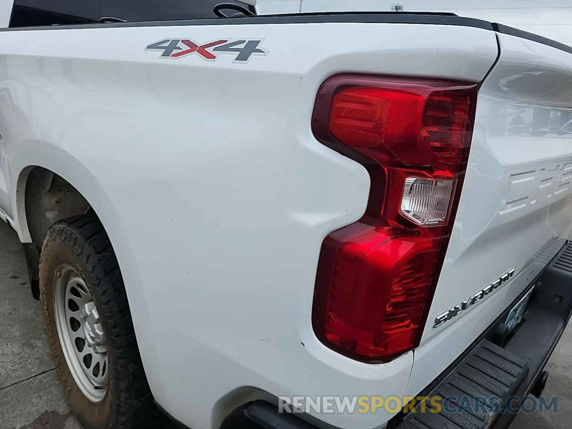 22 Photograph of a damaged car 1GCRYAEF8KZ369688 CHEVROLET SILVERADO 2019
