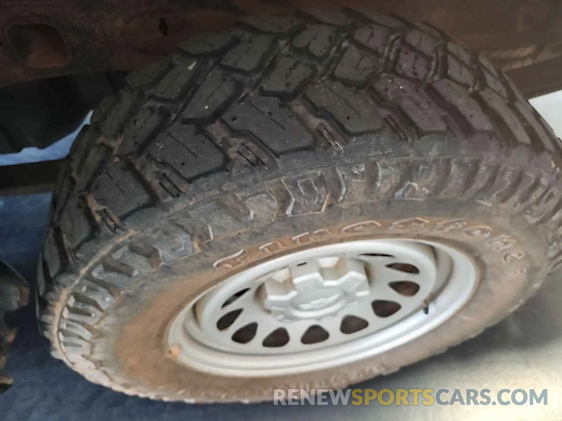 25 Photograph of a damaged car 1GCRYAEF8KZ369688 CHEVROLET SILVERADO 2019