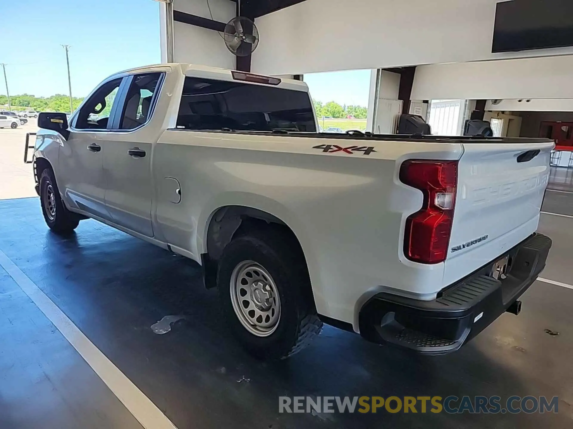 6 Photograph of a damaged car 1GCRYAEF8KZ369688 CHEVROLET SILVERADO 2019