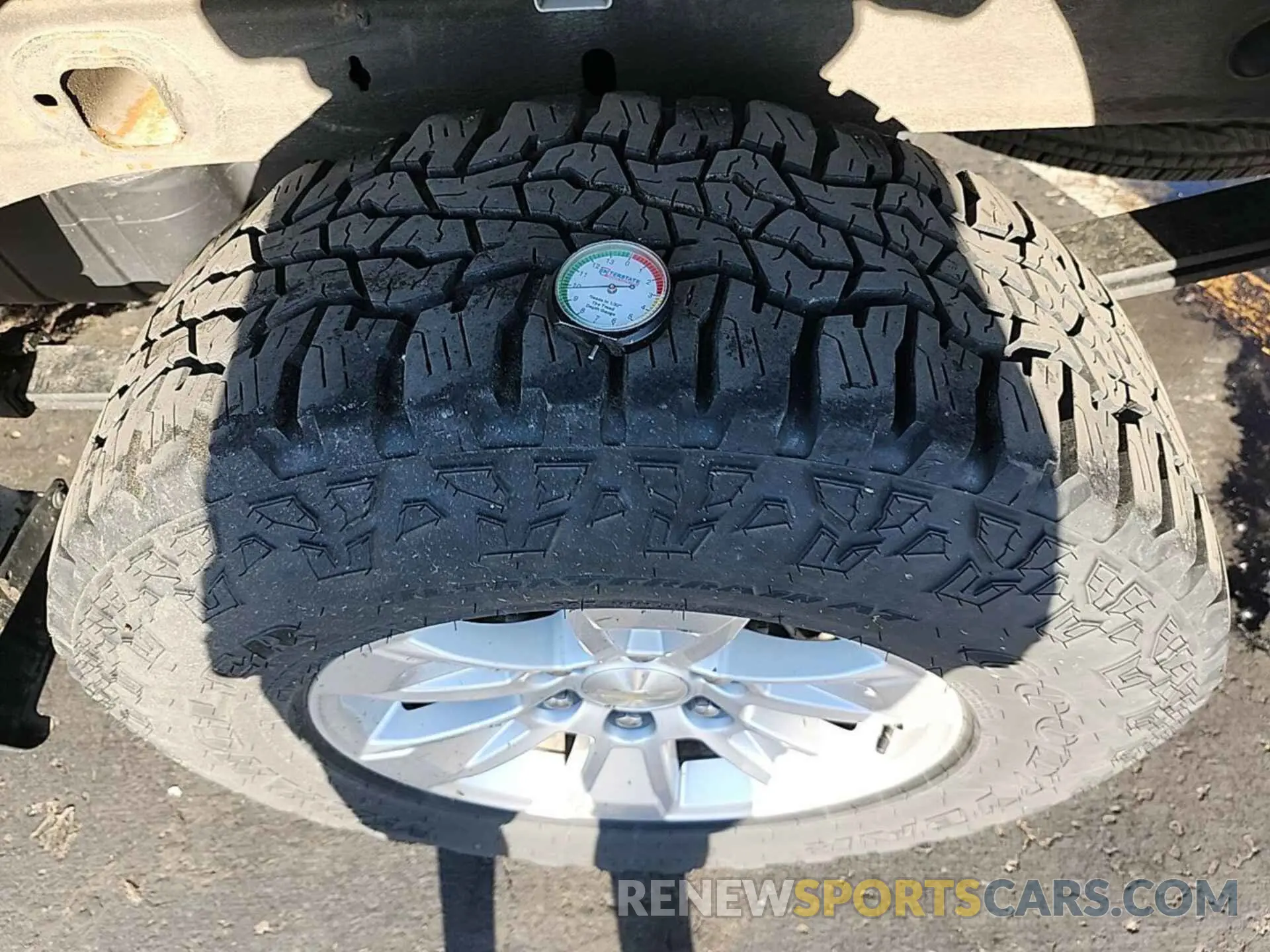 28 Photograph of a damaged car 1GCRYAEH2KZ344108 CHEVROLET SILVERADO 2019
