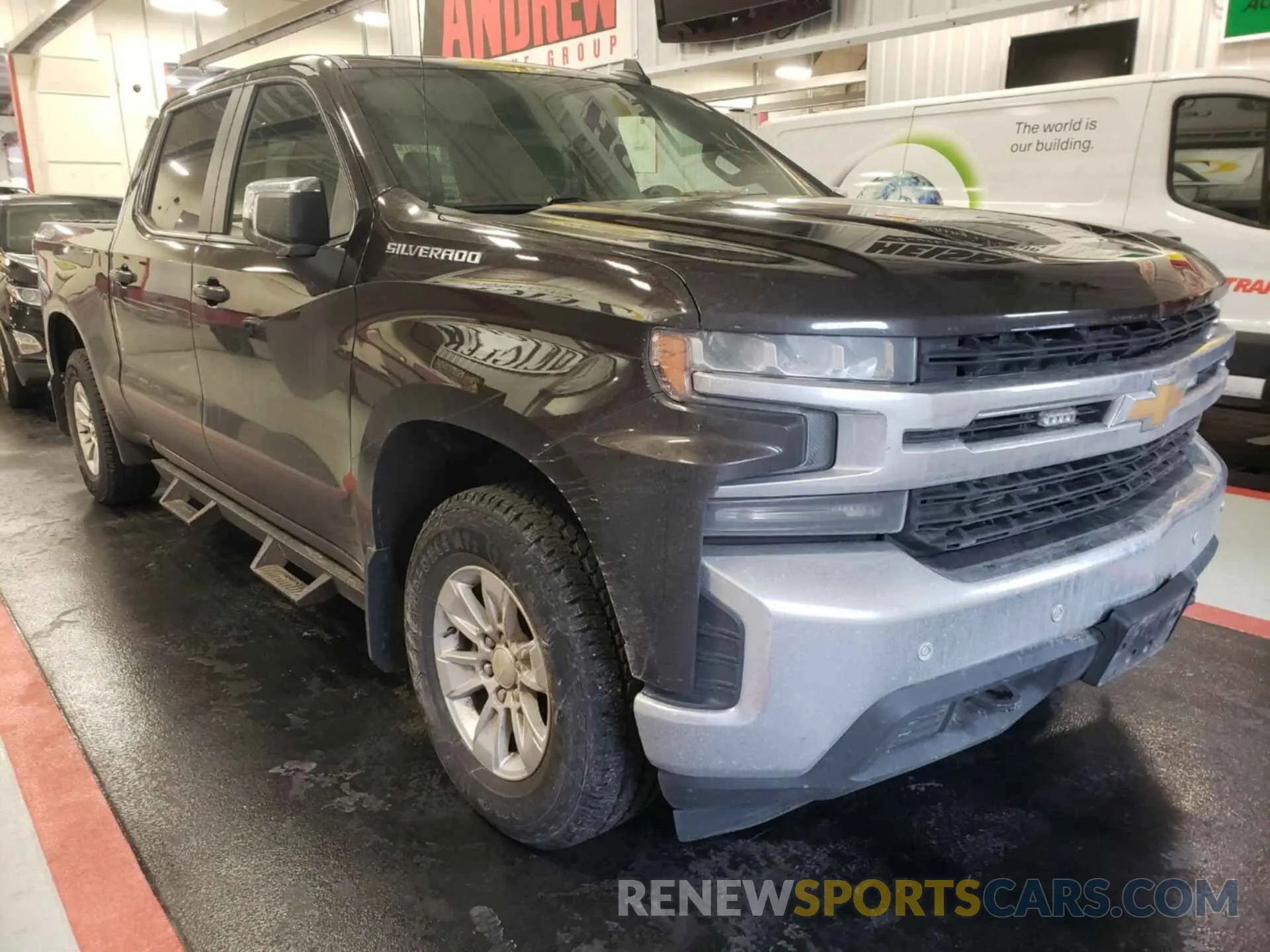 18 Photograph of a damaged car 1GCUYDED0KZ236336 CHEVROLET SILVERADO 2019