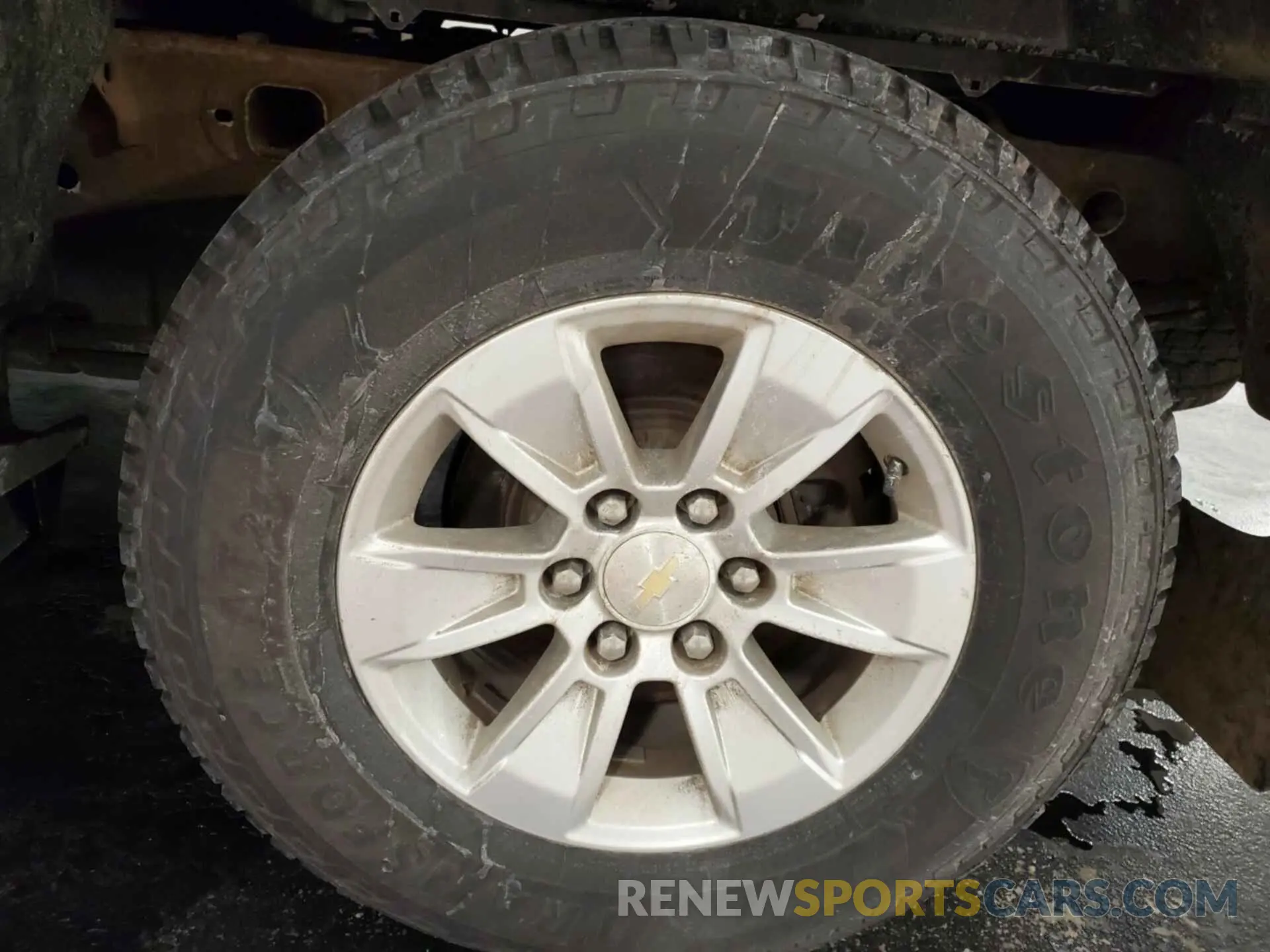 4 Photograph of a damaged car 1GCUYDED0KZ236336 CHEVROLET SILVERADO 2019