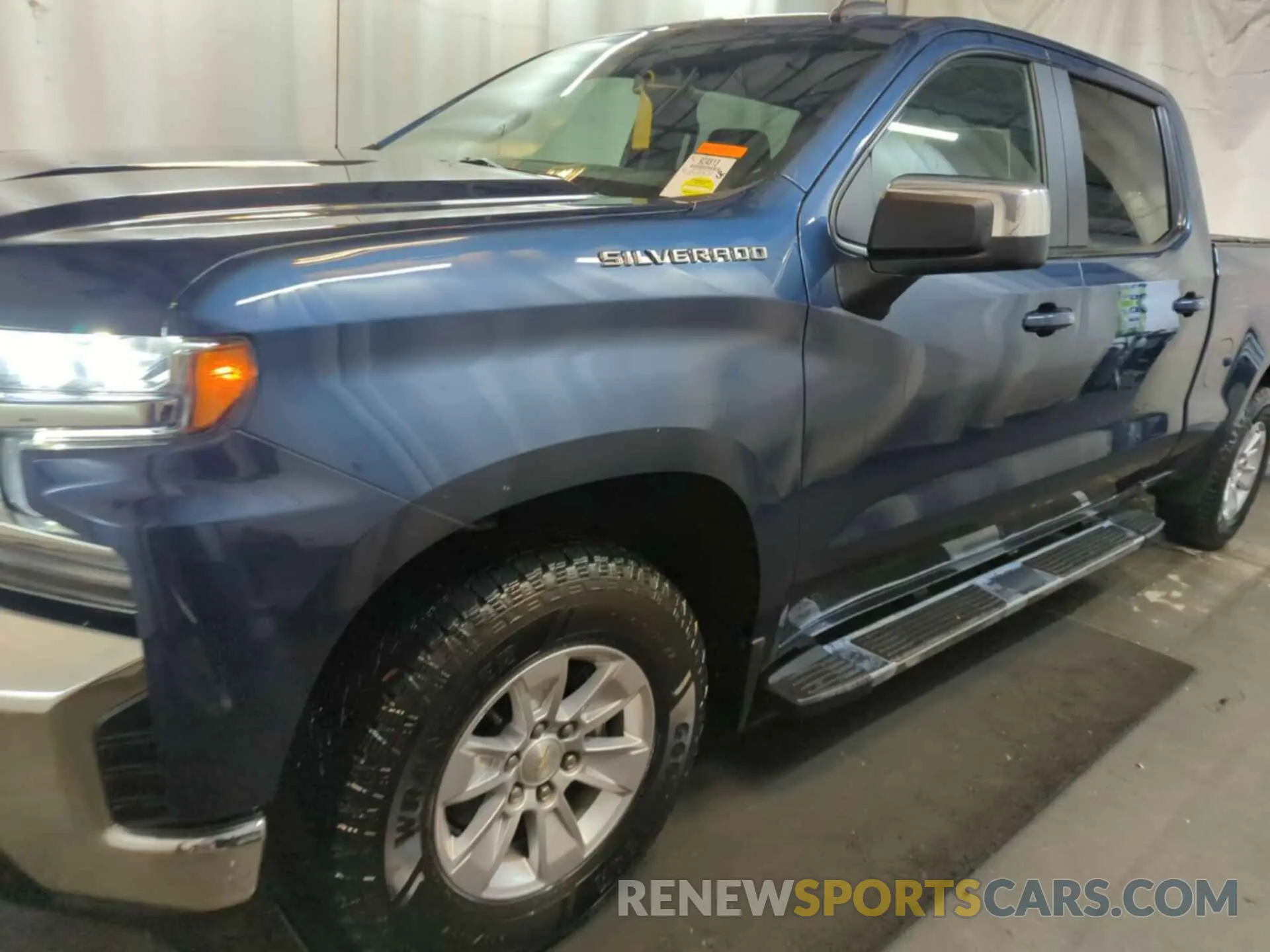19 Photograph of a damaged car 1GCUYDED4KZ275219 CHEVROLET SILVERADO 2019