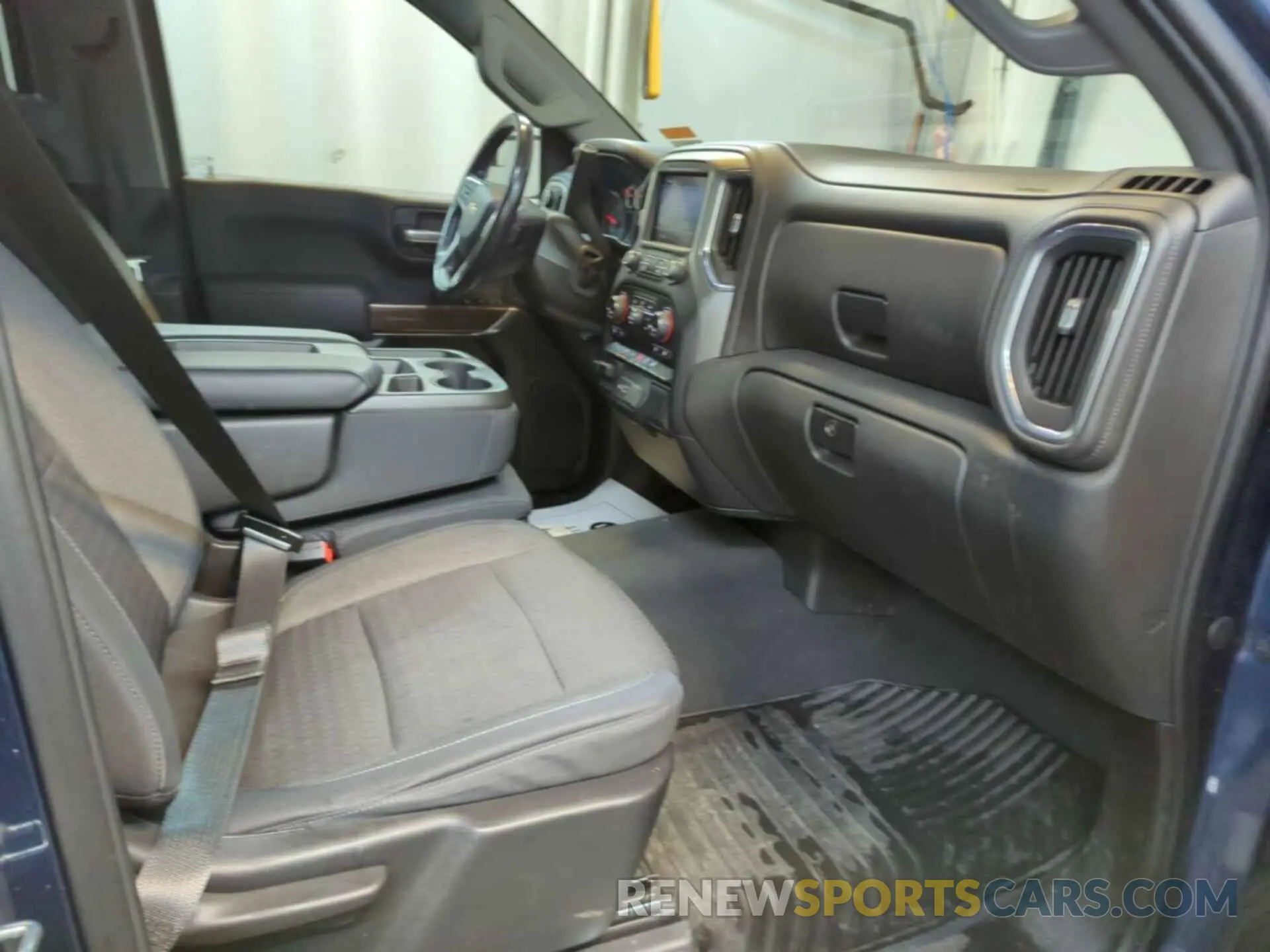 22 Photograph of a damaged car 1GCUYDED4KZ275219 CHEVROLET SILVERADO 2019