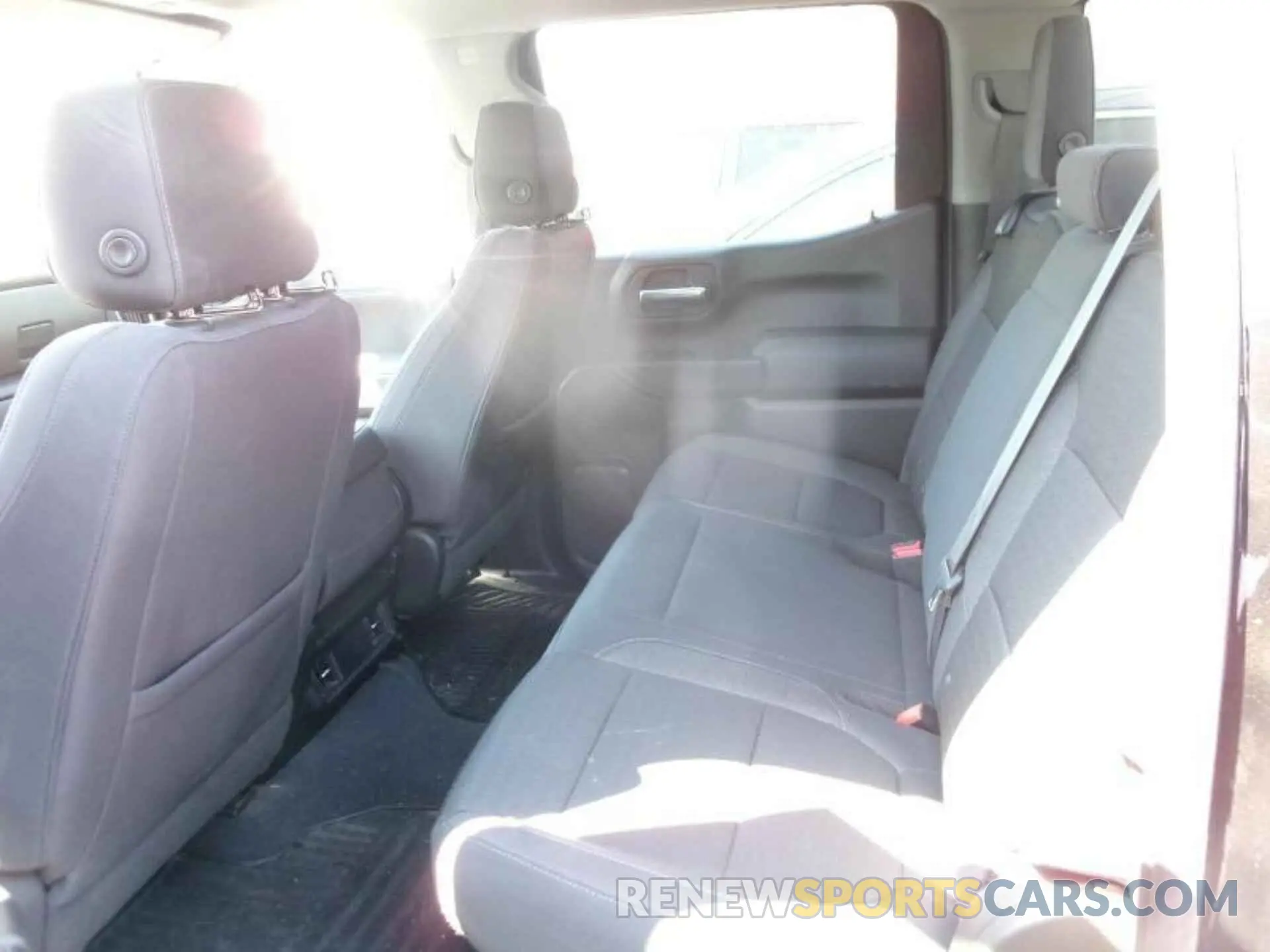 16 Photograph of a damaged car 1GCUYDED9KZ257265 CHEVROLET SILVERADO 2019