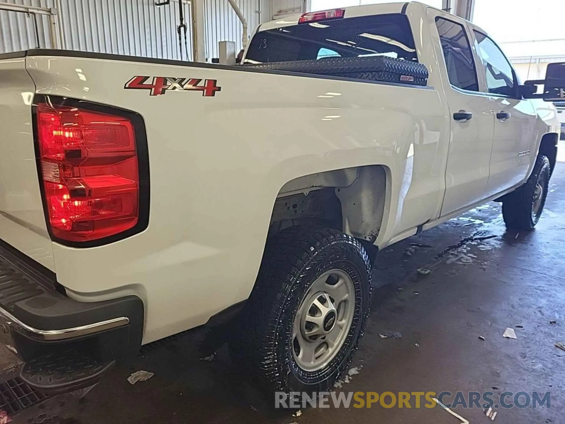 1 Photograph of a damaged car 2GC2KREG0K1112785 CHEVROLET SILVERADO 2019