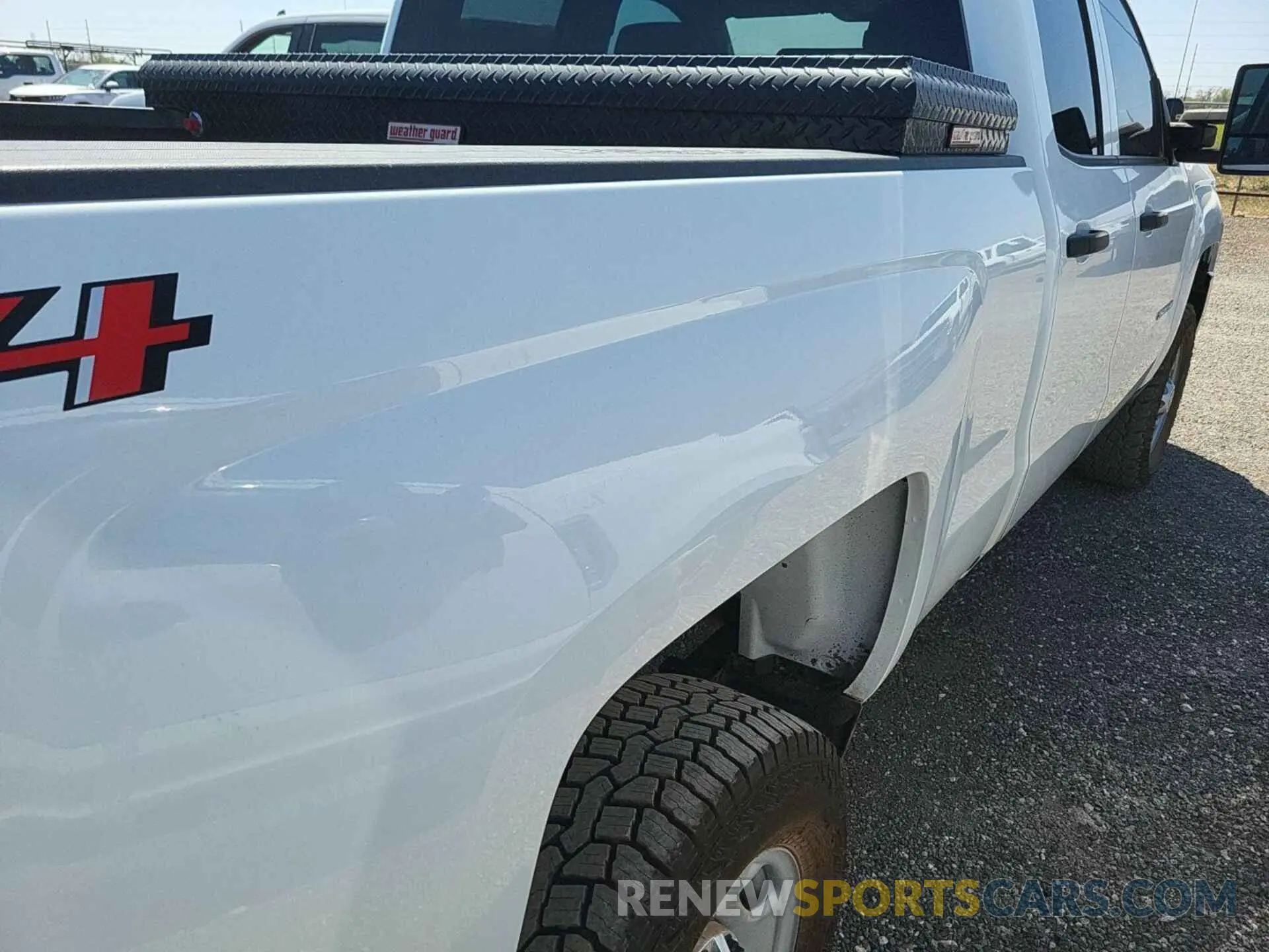 8 Photograph of a damaged car 2GC2KREG0K1112785 CHEVROLET SILVERADO 2019