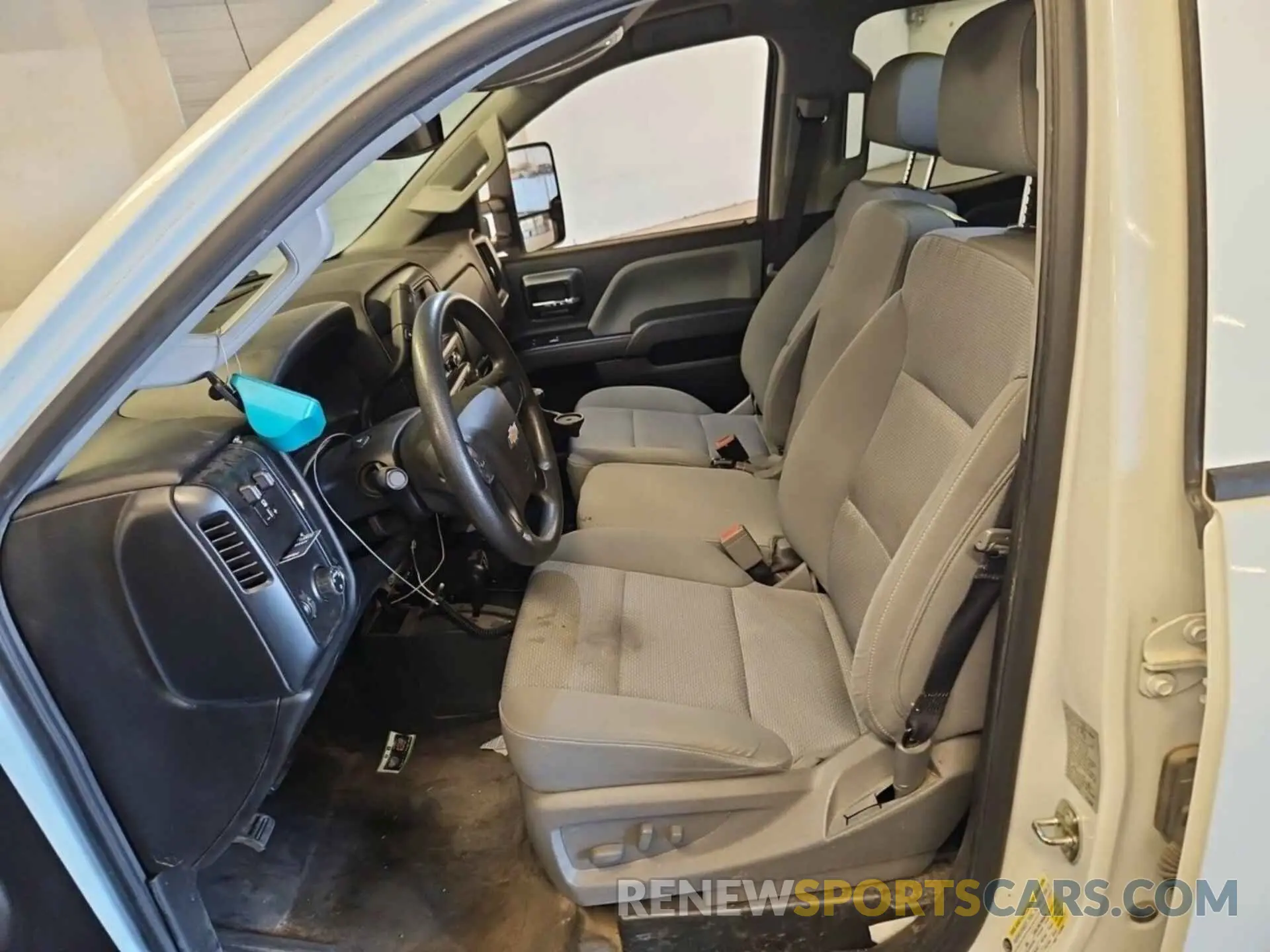 26 Photograph of a damaged car 2GC2KREG0K1184196 CHEVROLET SILVERADO 2019