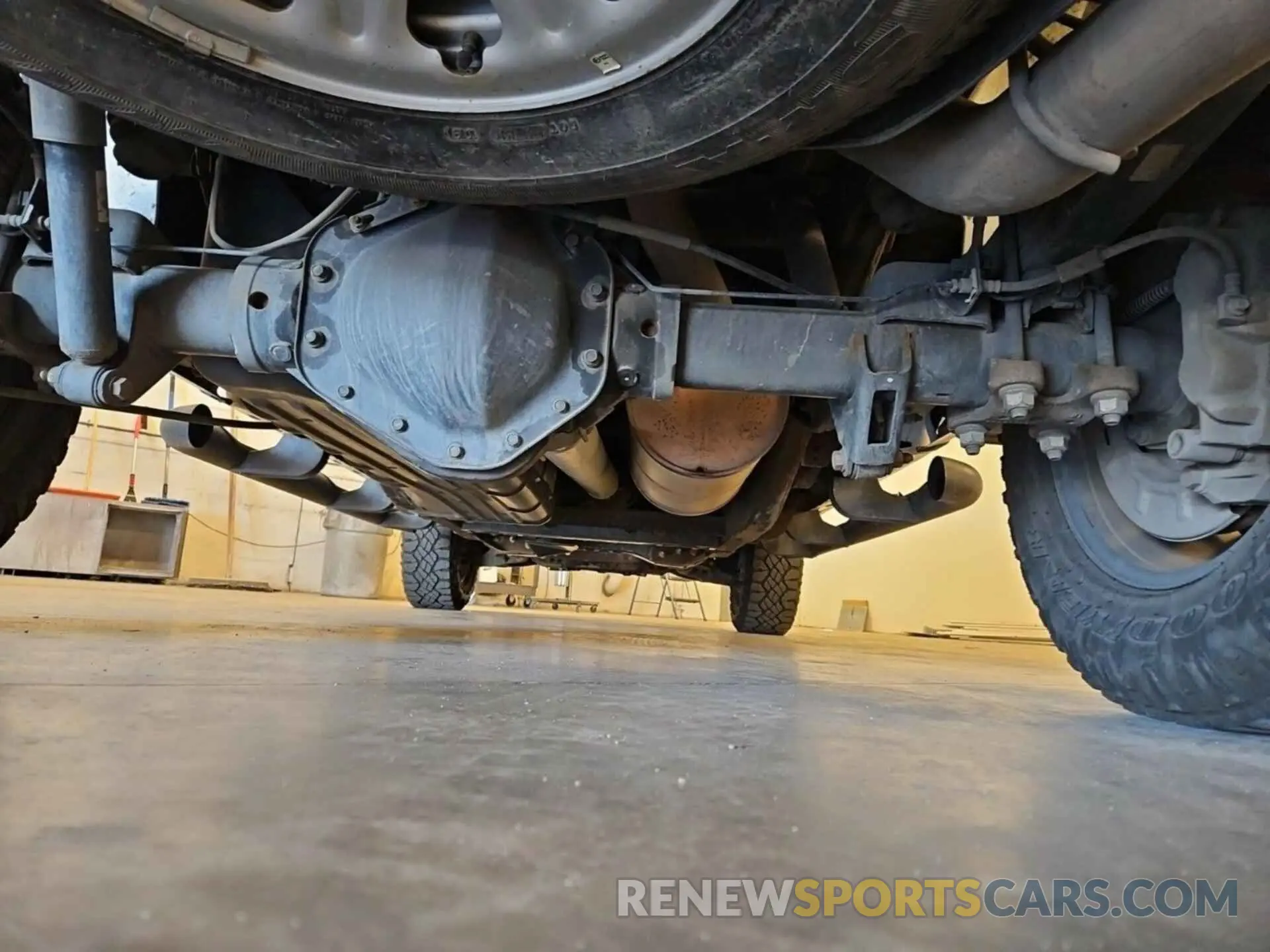 31 Photograph of a damaged car 2GC2KREG0K1184196 CHEVROLET SILVERADO 2019