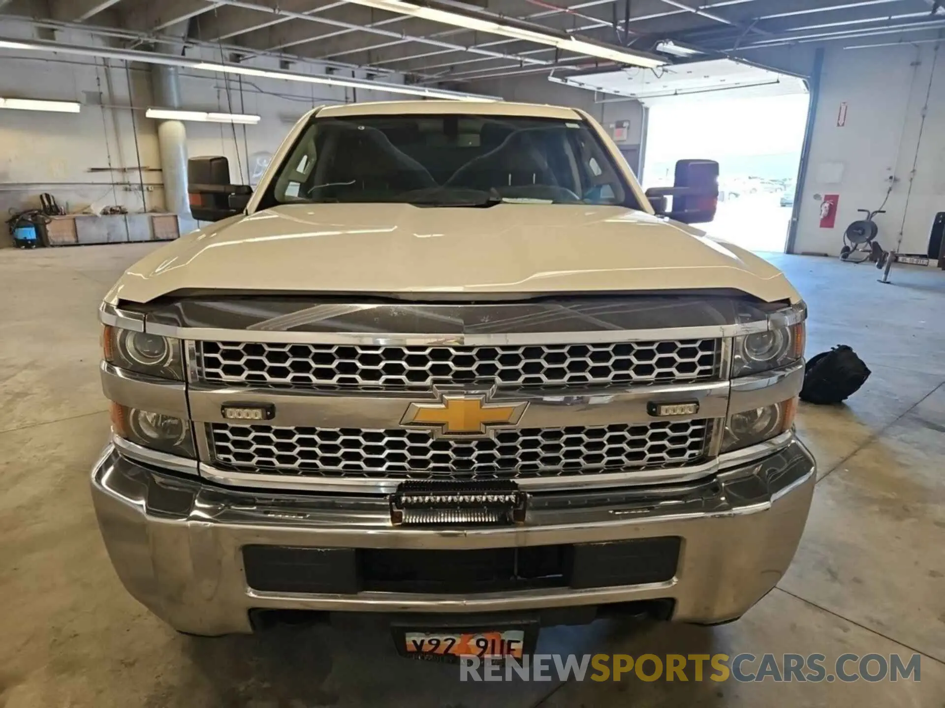 34 Photograph of a damaged car 2GC2KREG0K1184196 CHEVROLET SILVERADO 2019