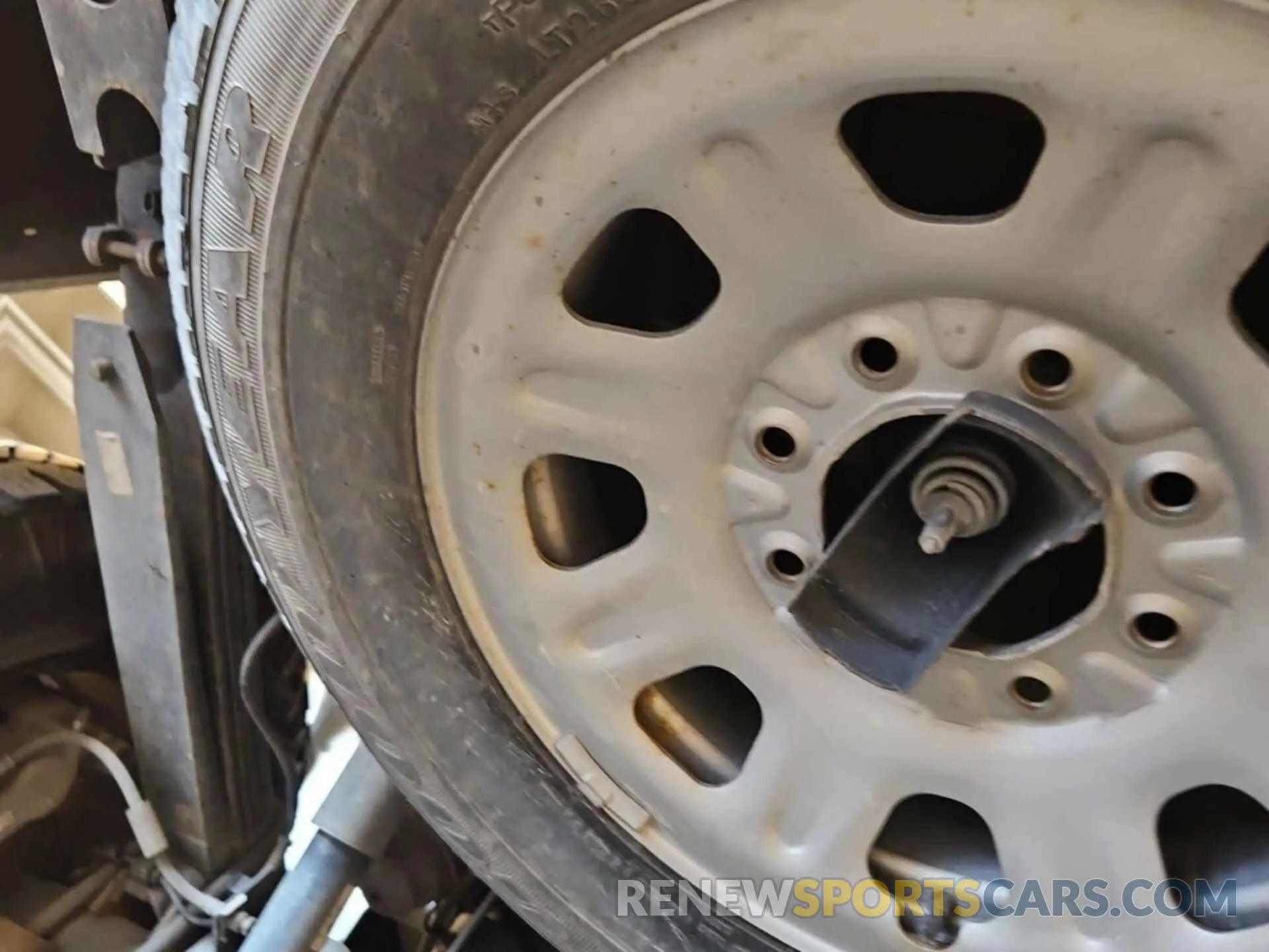 37 Photograph of a damaged car 2GC2KREG0K1184196 CHEVROLET SILVERADO 2019