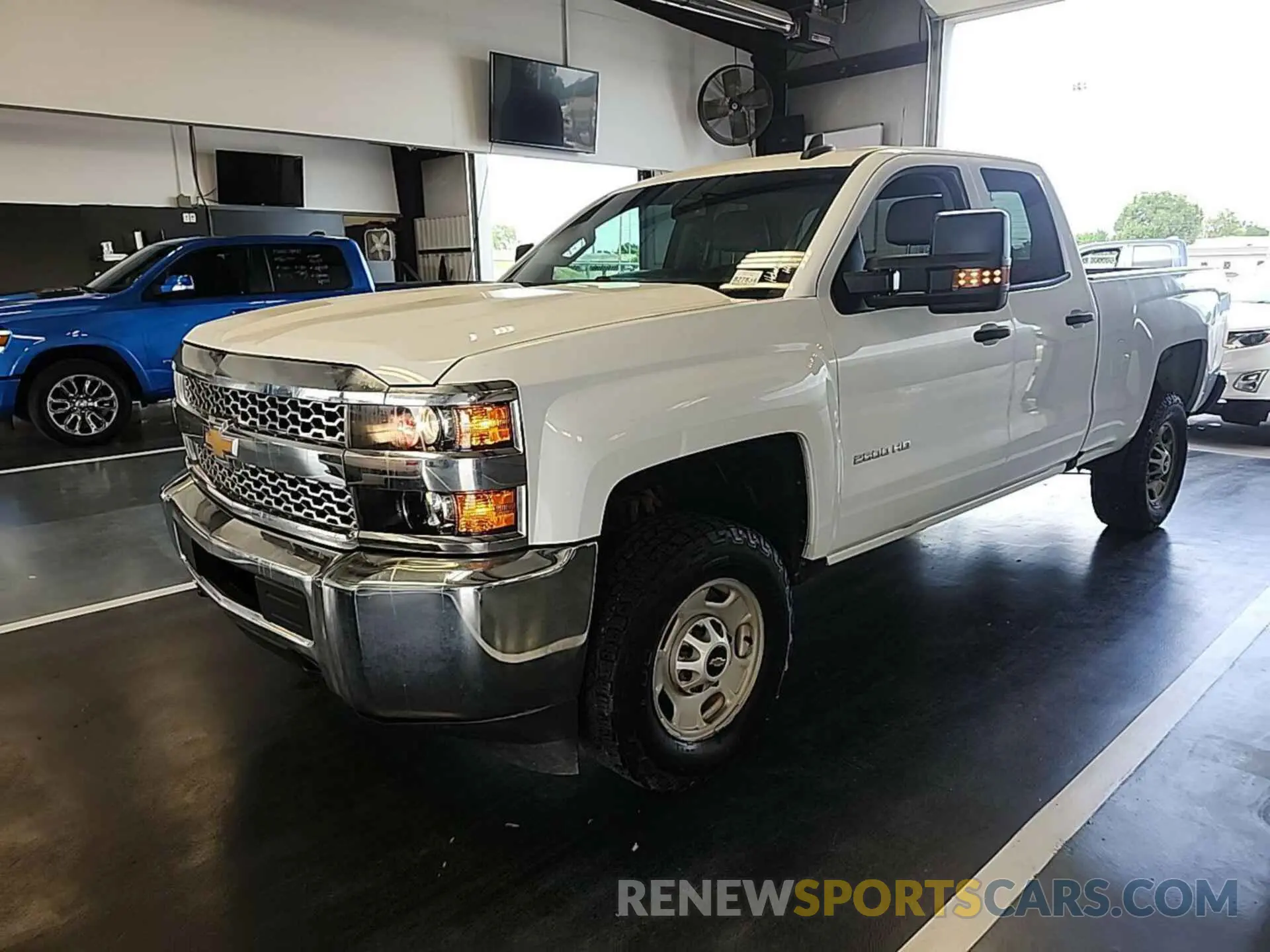27 Photograph of a damaged car 2GC2KREG0K1200817 CHEVROLET SILVERADO 2019