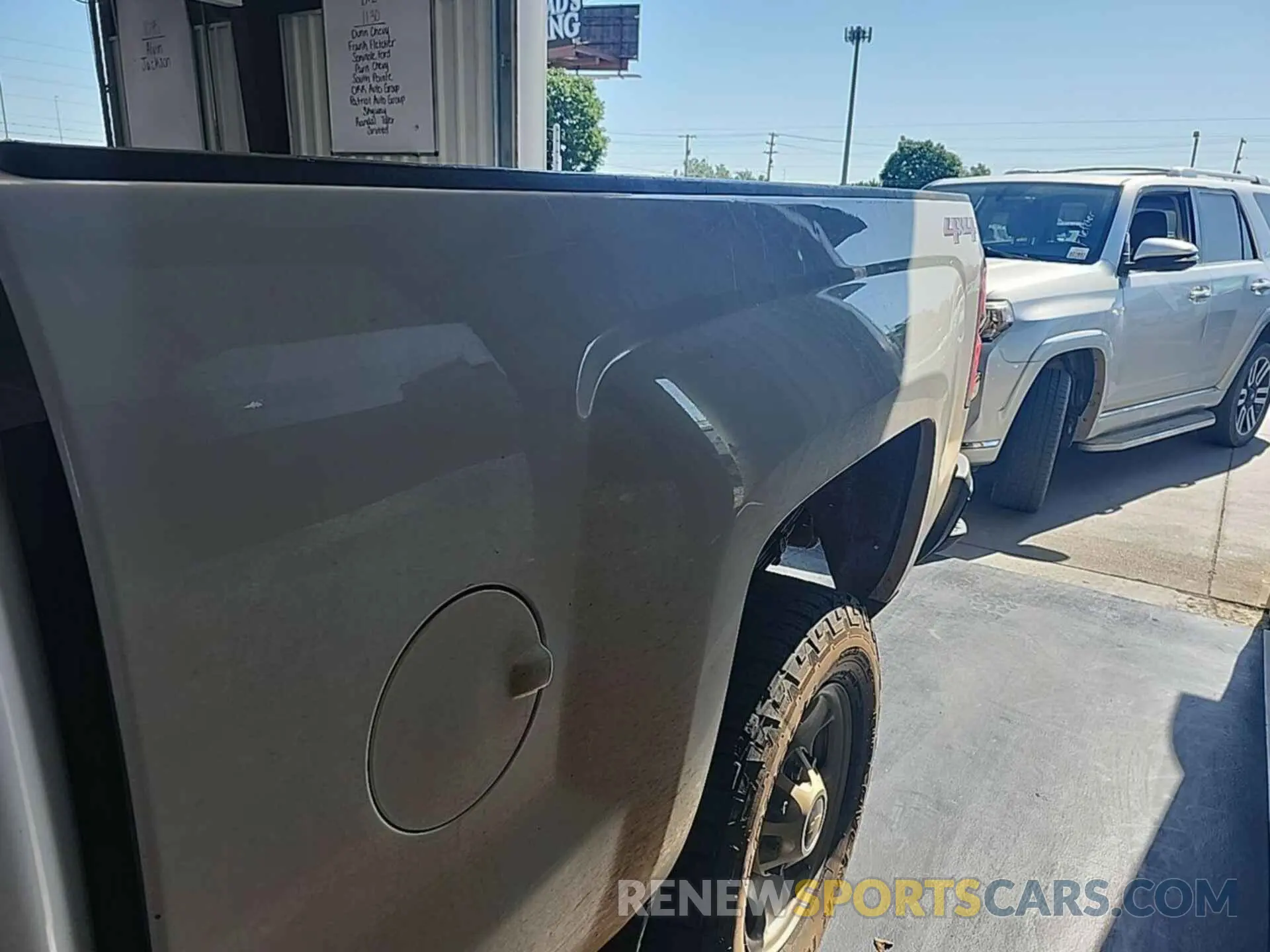 29 Photograph of a damaged car 2GC2KREG0K1200817 CHEVROLET SILVERADO 2019
