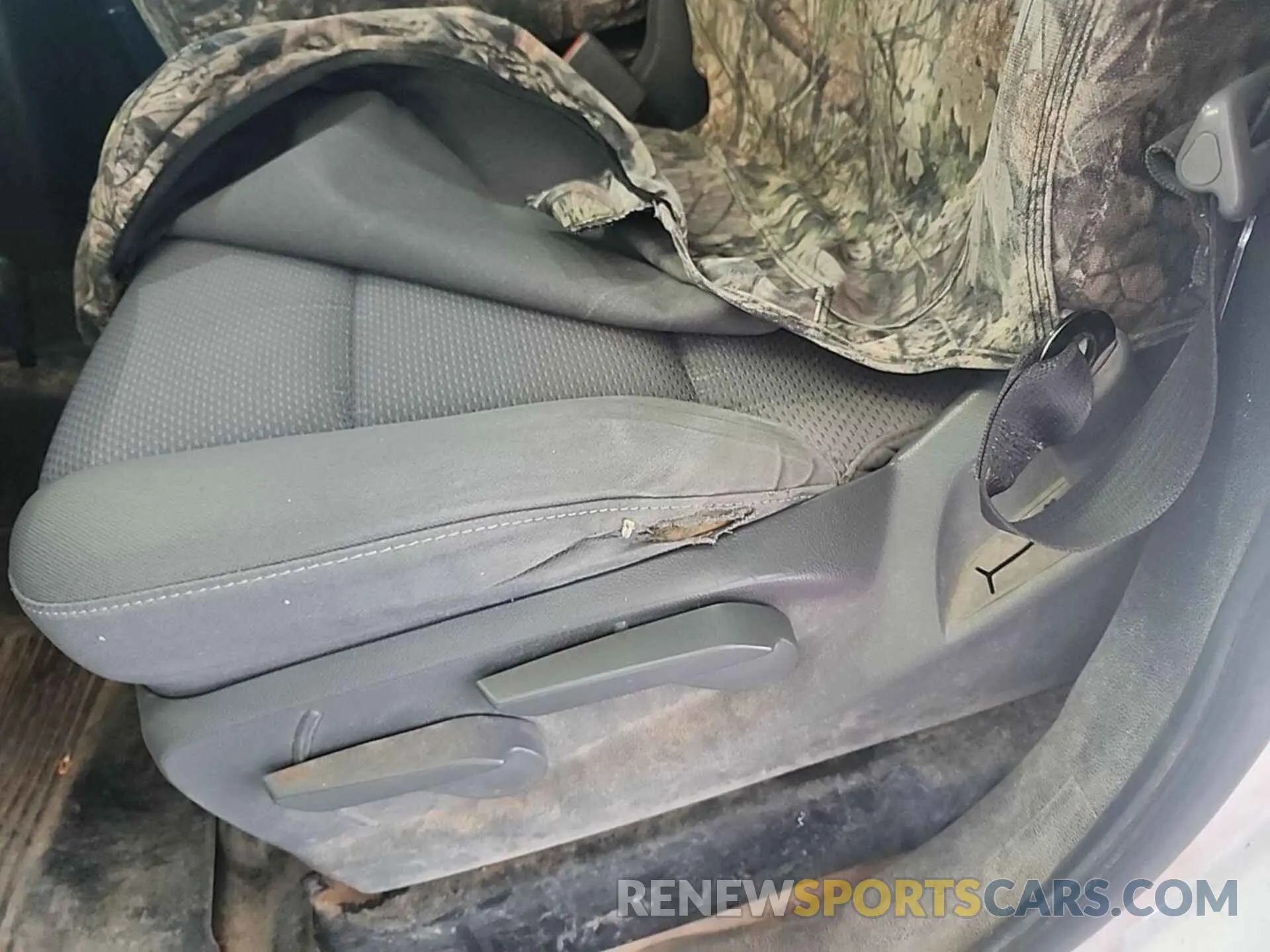 5 Photograph of a damaged car 2GC2KREG0K1200817 CHEVROLET SILVERADO 2019