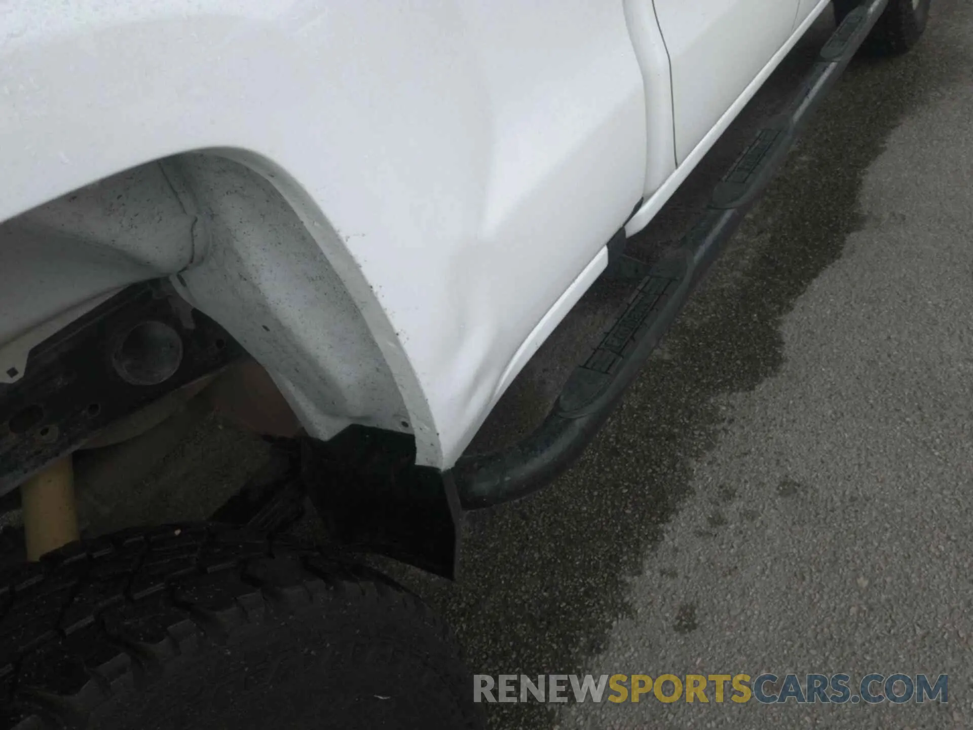 18 Photograph of a damaged car 2GC2KREG0K1204611 CHEVROLET SILVERADO 2019