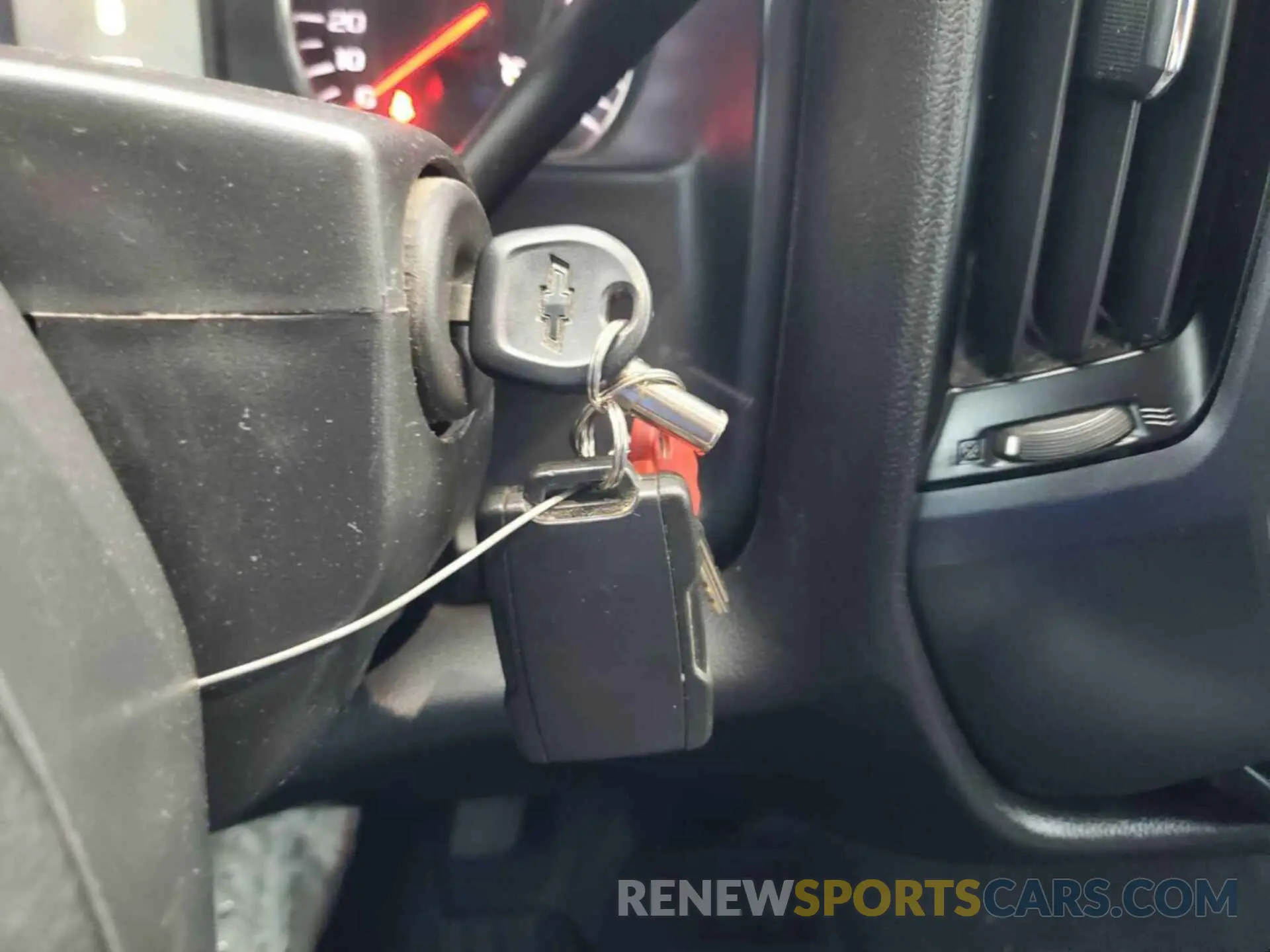 6 Photograph of a damaged car 2GC2KREG0K1204611 CHEVROLET SILVERADO 2019